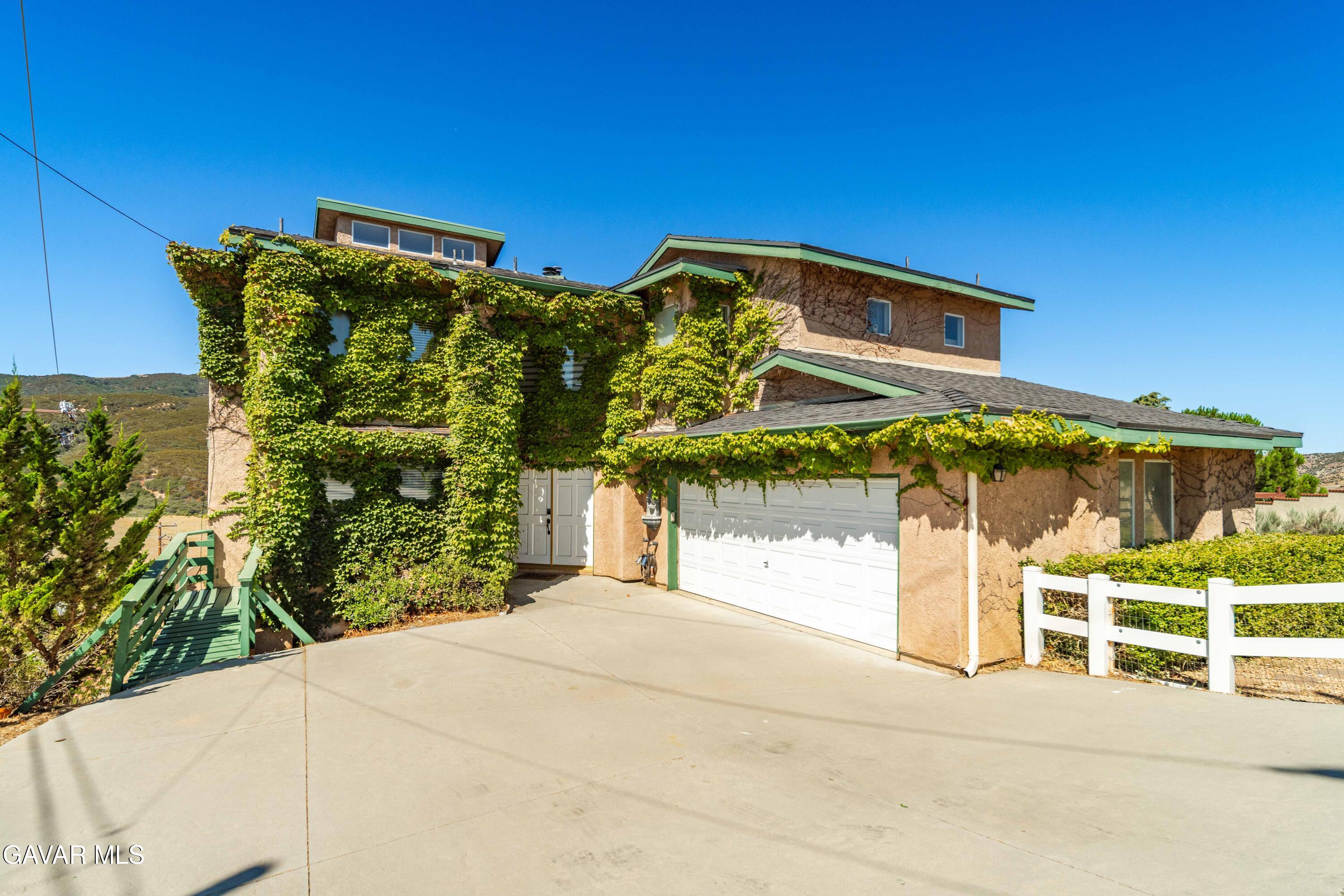14738 Flintstone Drive Property Photo 1