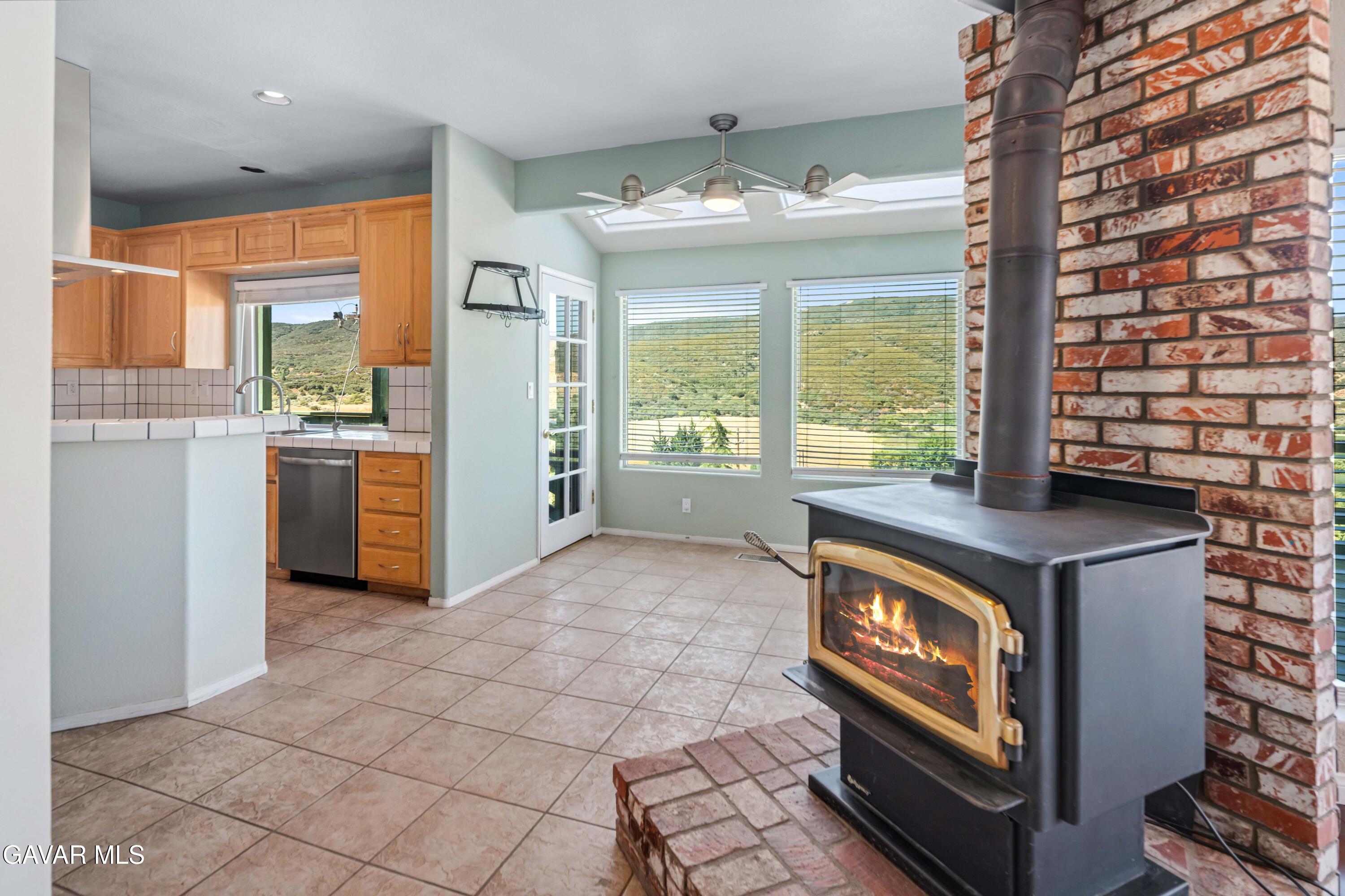 14738 Flintstone Drive Property Photo 8