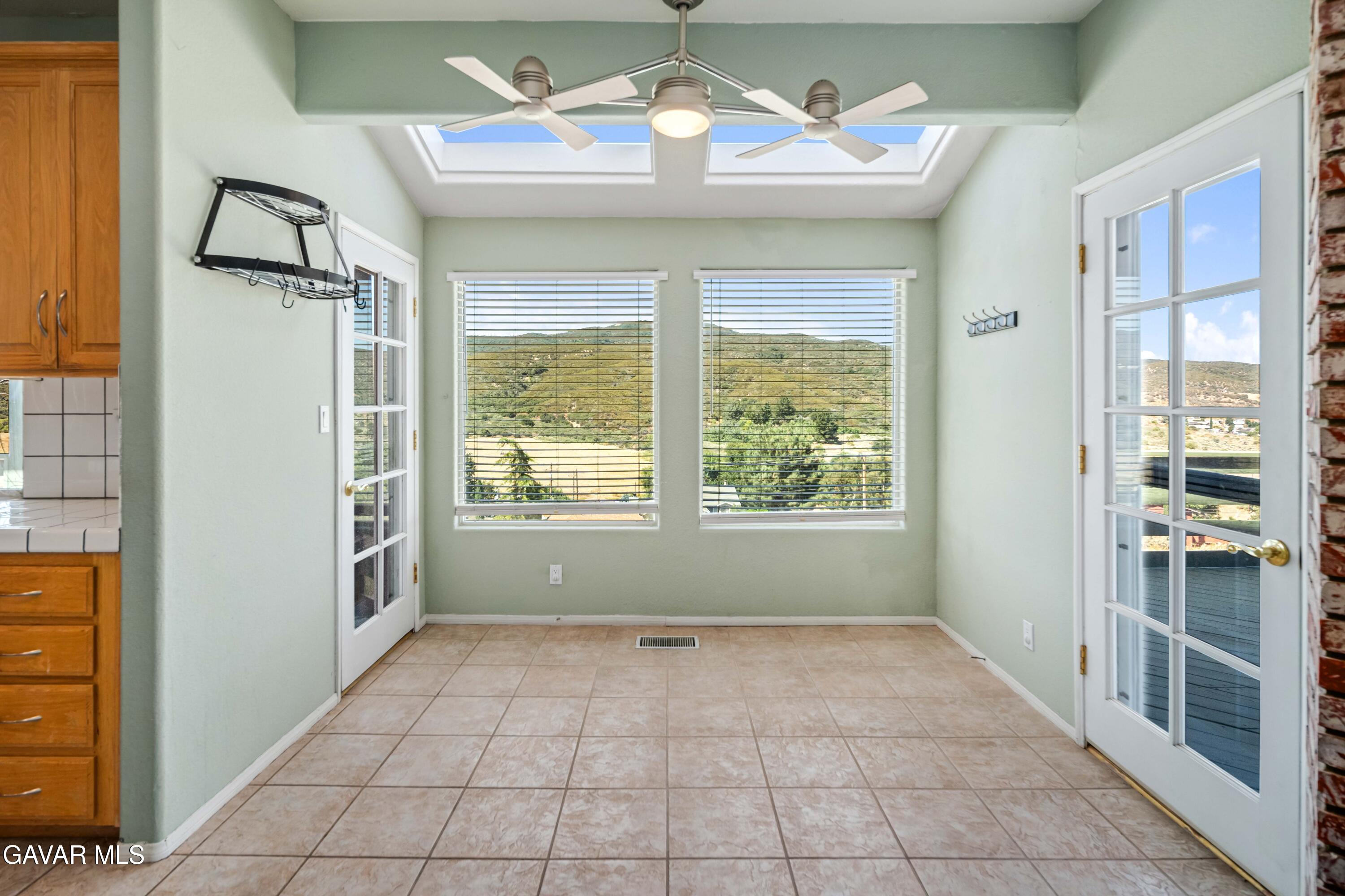 14738 Flintstone Drive Property Photo 9