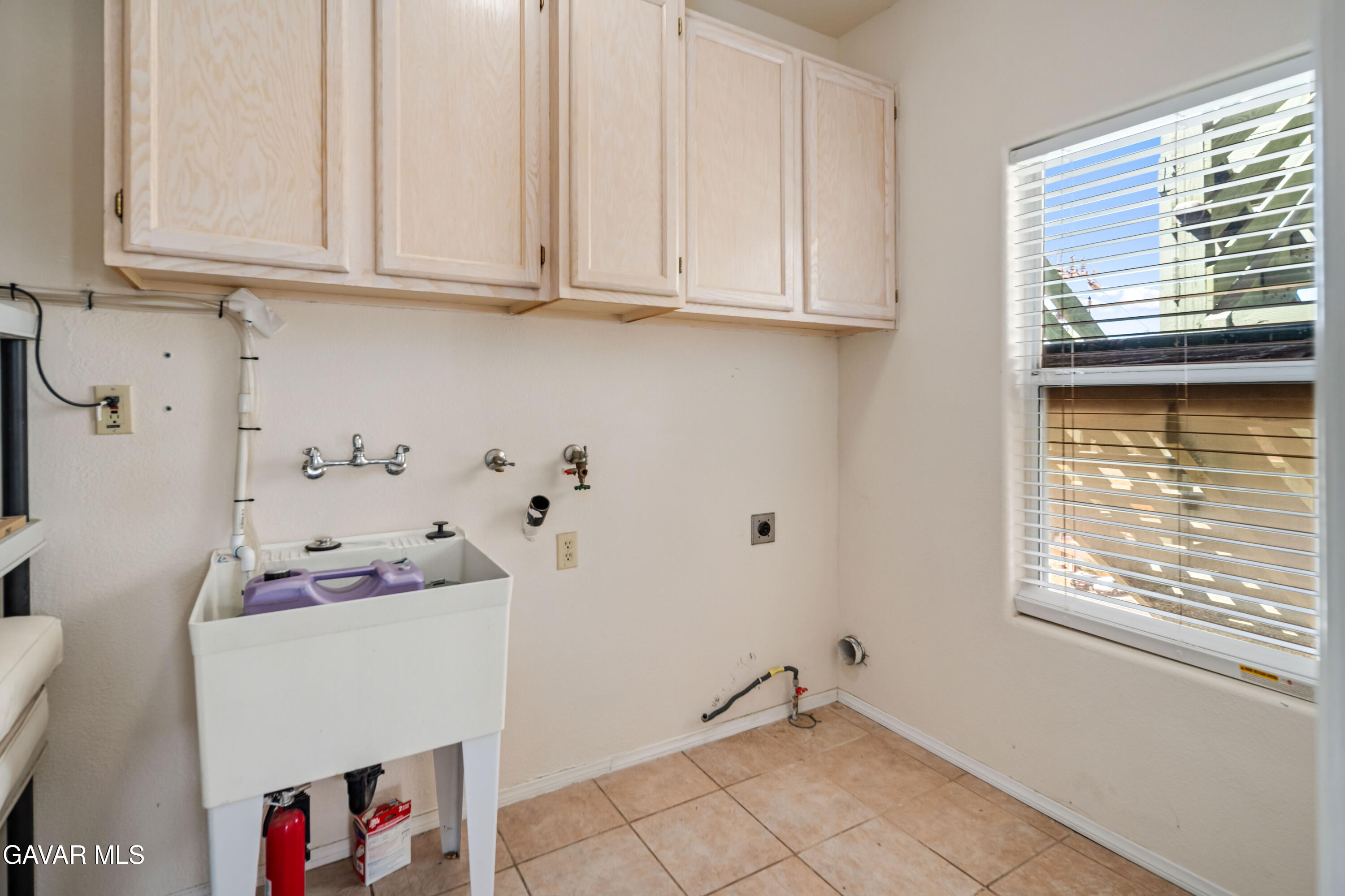 14738 Flintstone Drive Property Photo 18