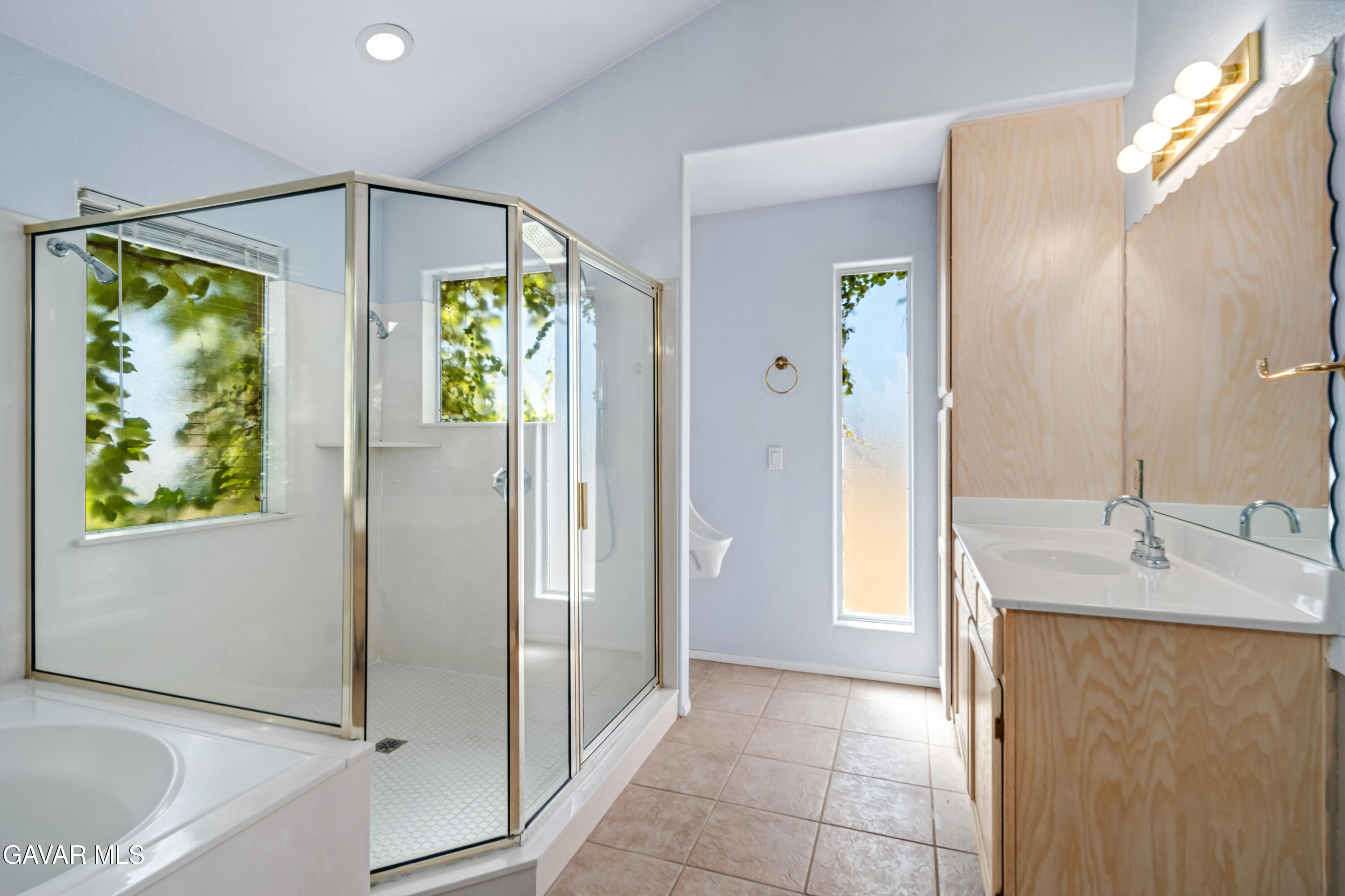 14738 Flintstone Drive Property Photo 36