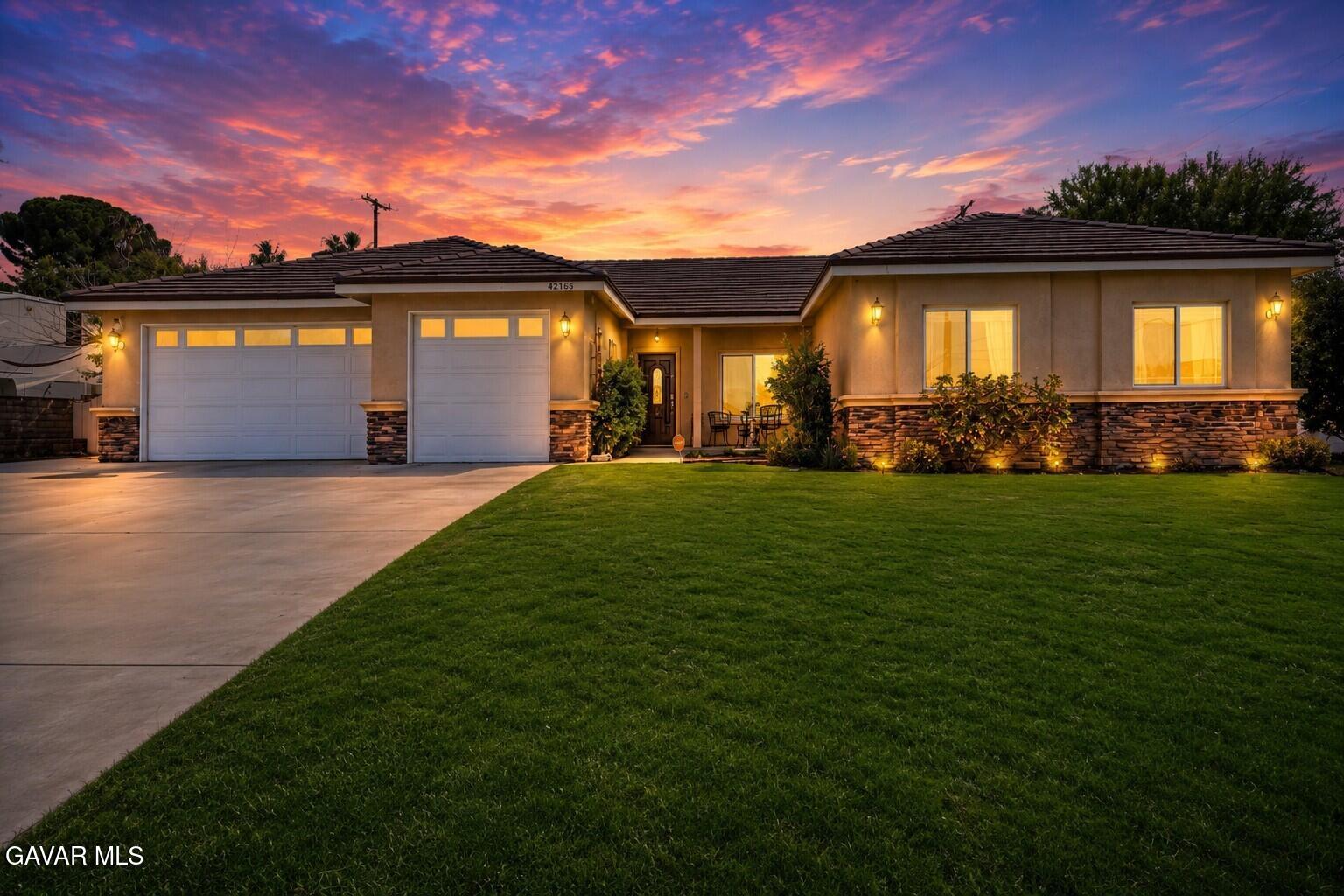 42165 Silver Puffs Drive Property Photo 1