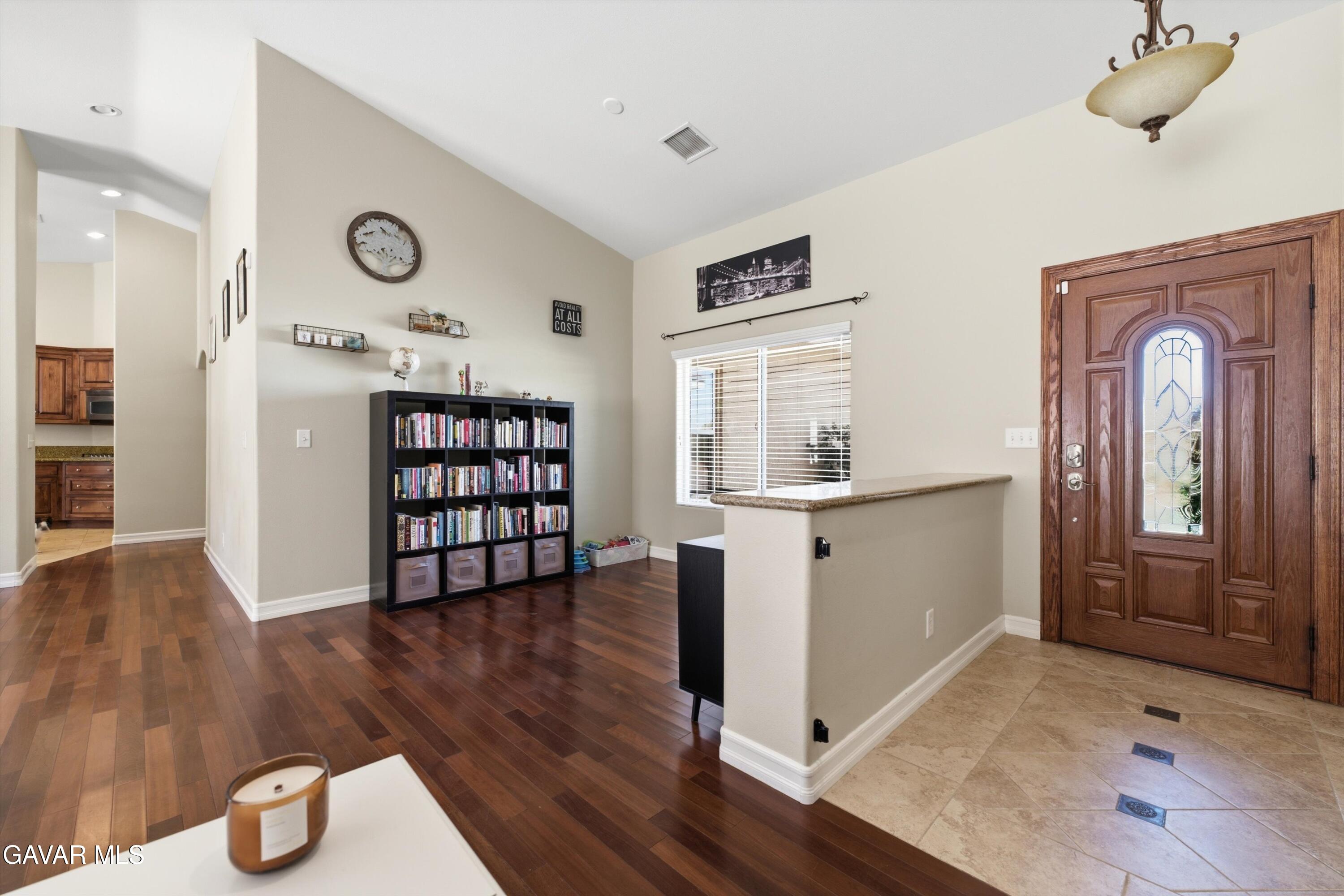 42165 Silver Puffs Drive Property Photo 9