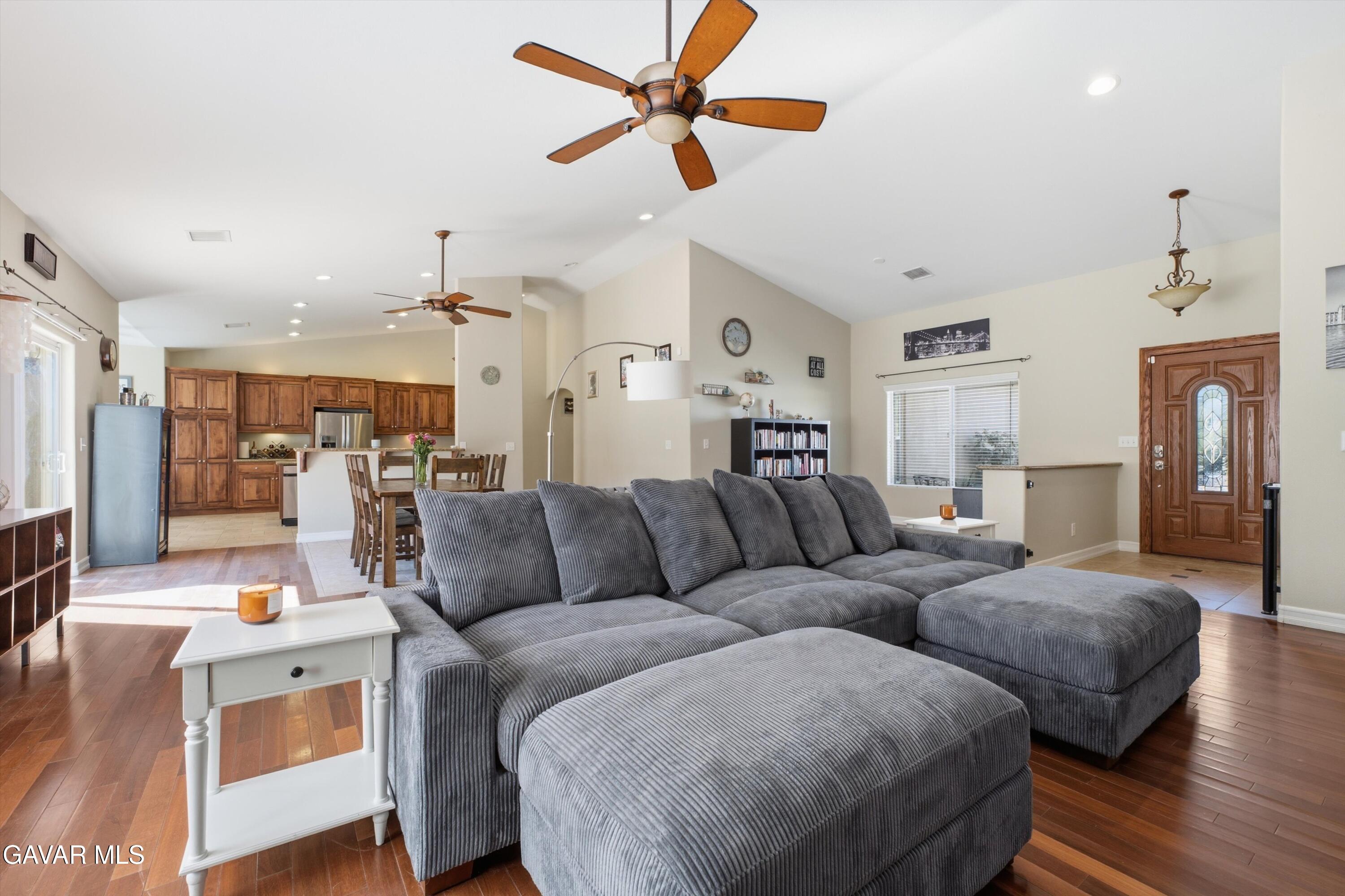 42165 Silver Puffs Drive Property Photo 12