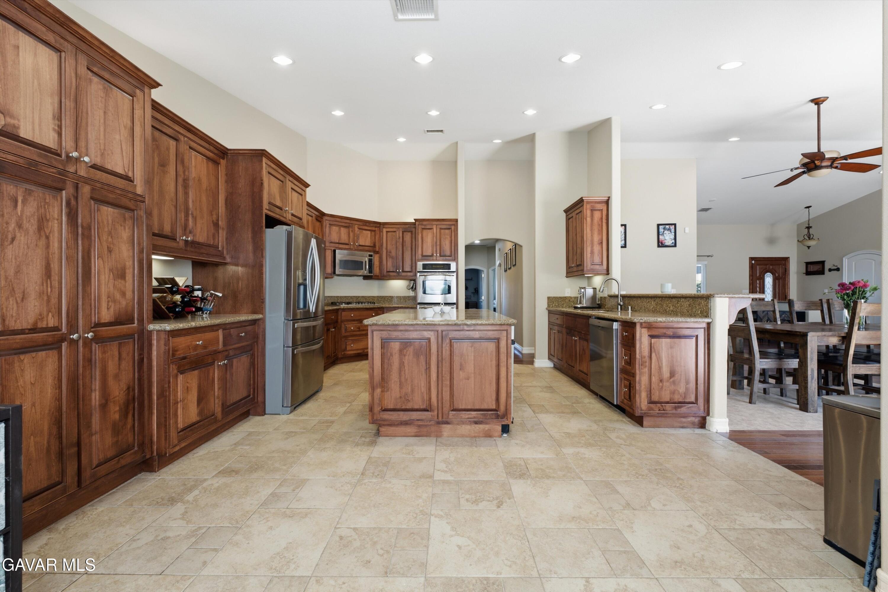 42165 Silver Puffs Drive Property Photo 14