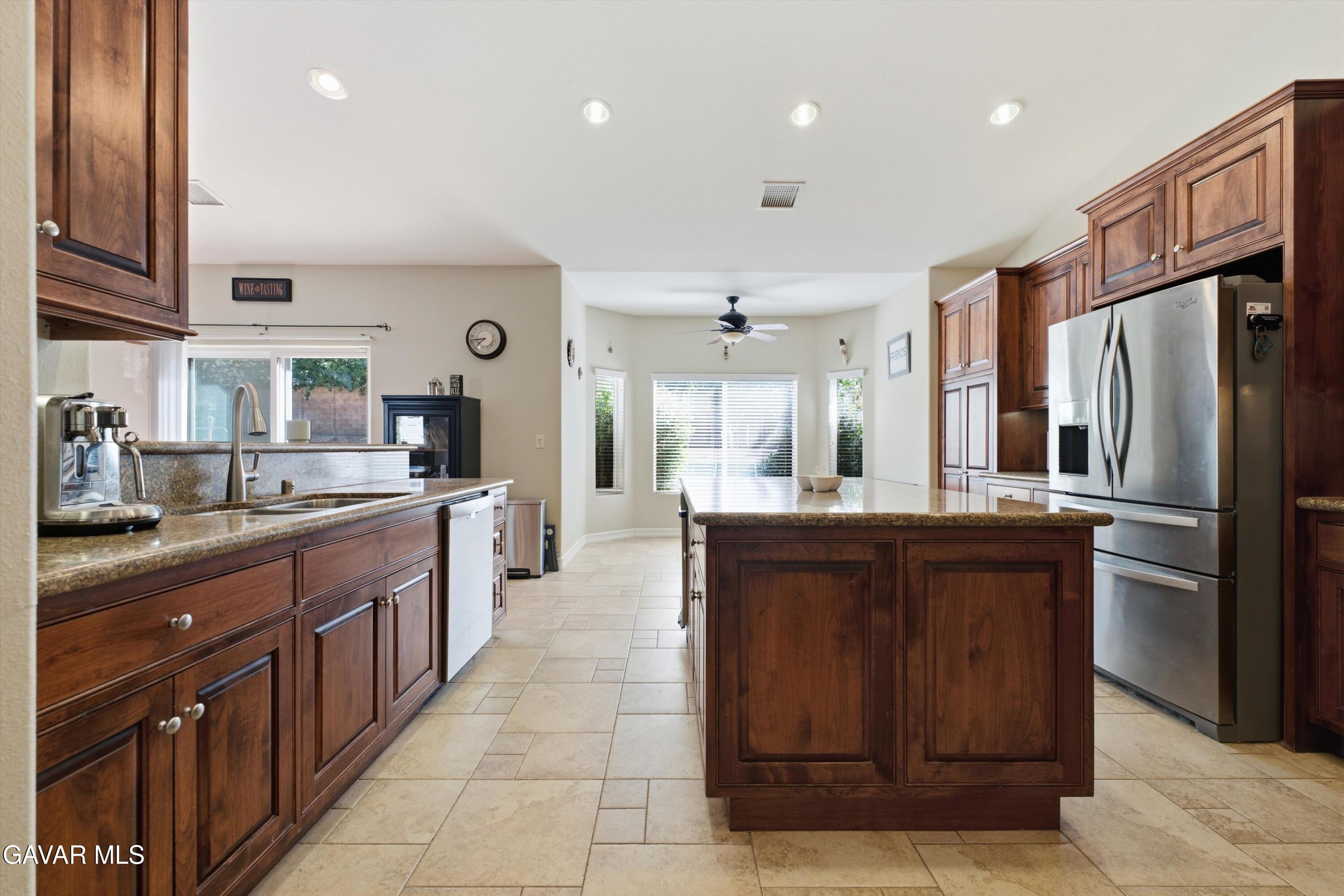 42165 Silver Puffs Drive Property Photo 16