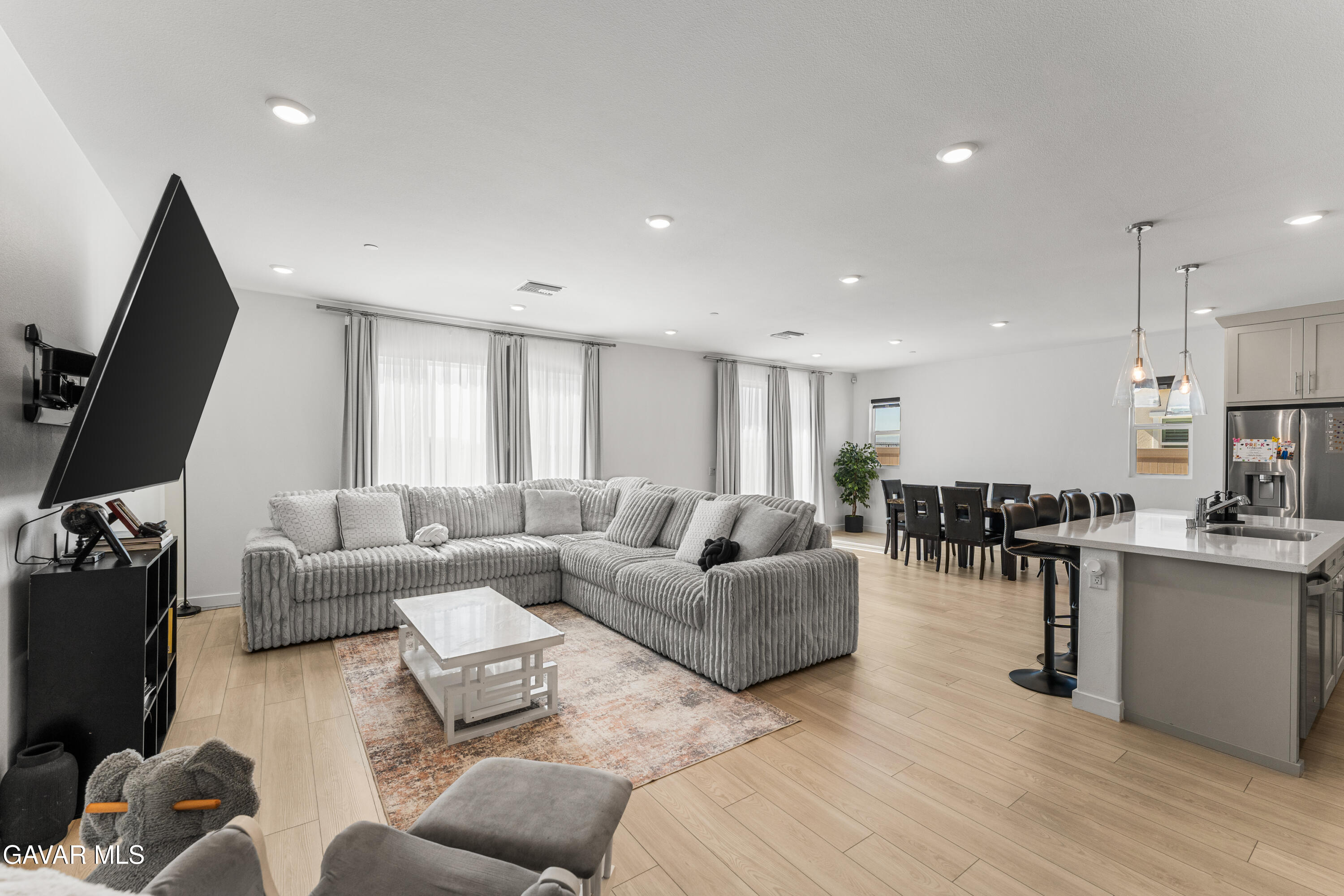 42831 Coronet Drive Property Photo 8