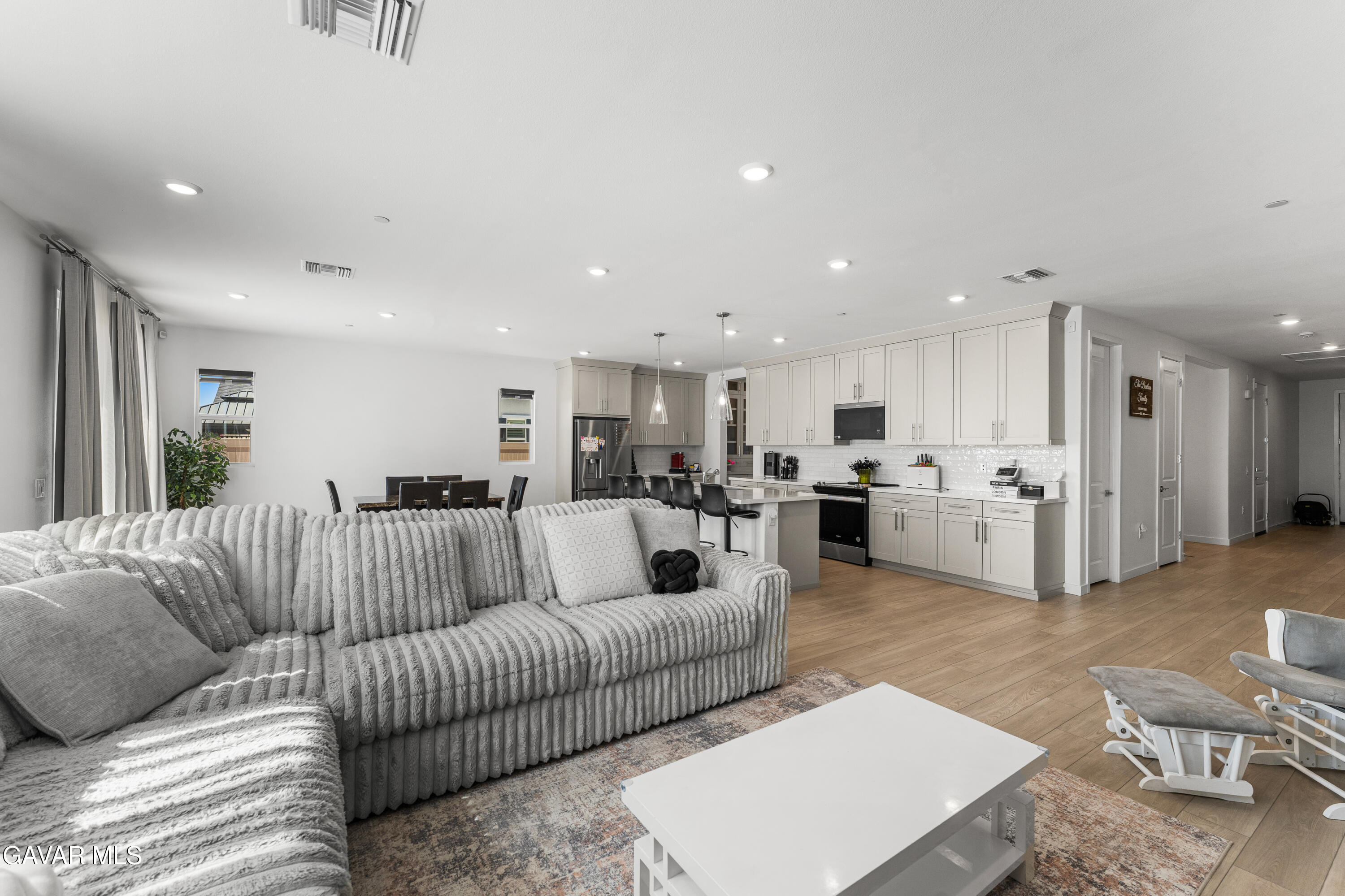 42831 Coronet Drive Property Photo 9
