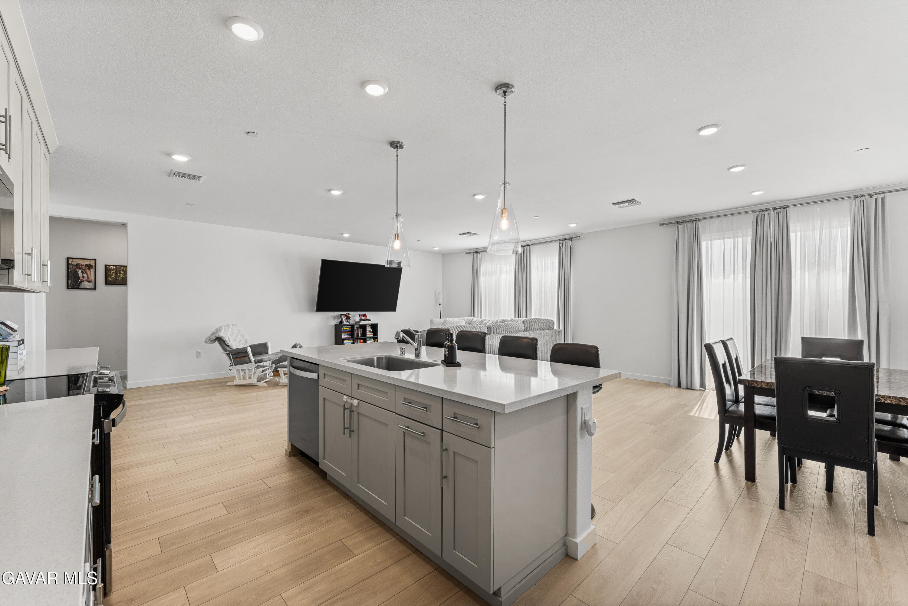 42831 Coronet Drive Property Photo 14