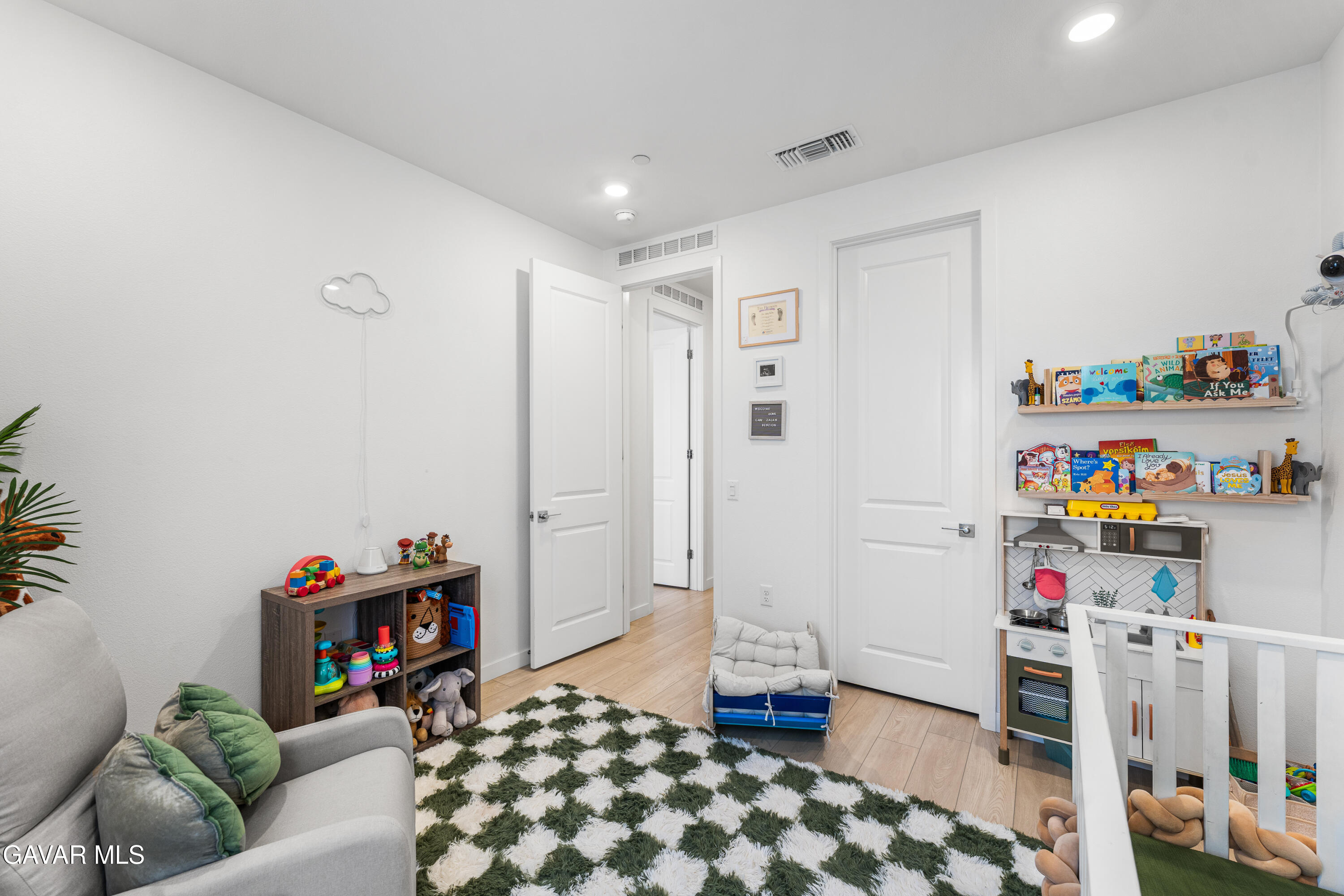 42831 Coronet Drive Property Photo 25