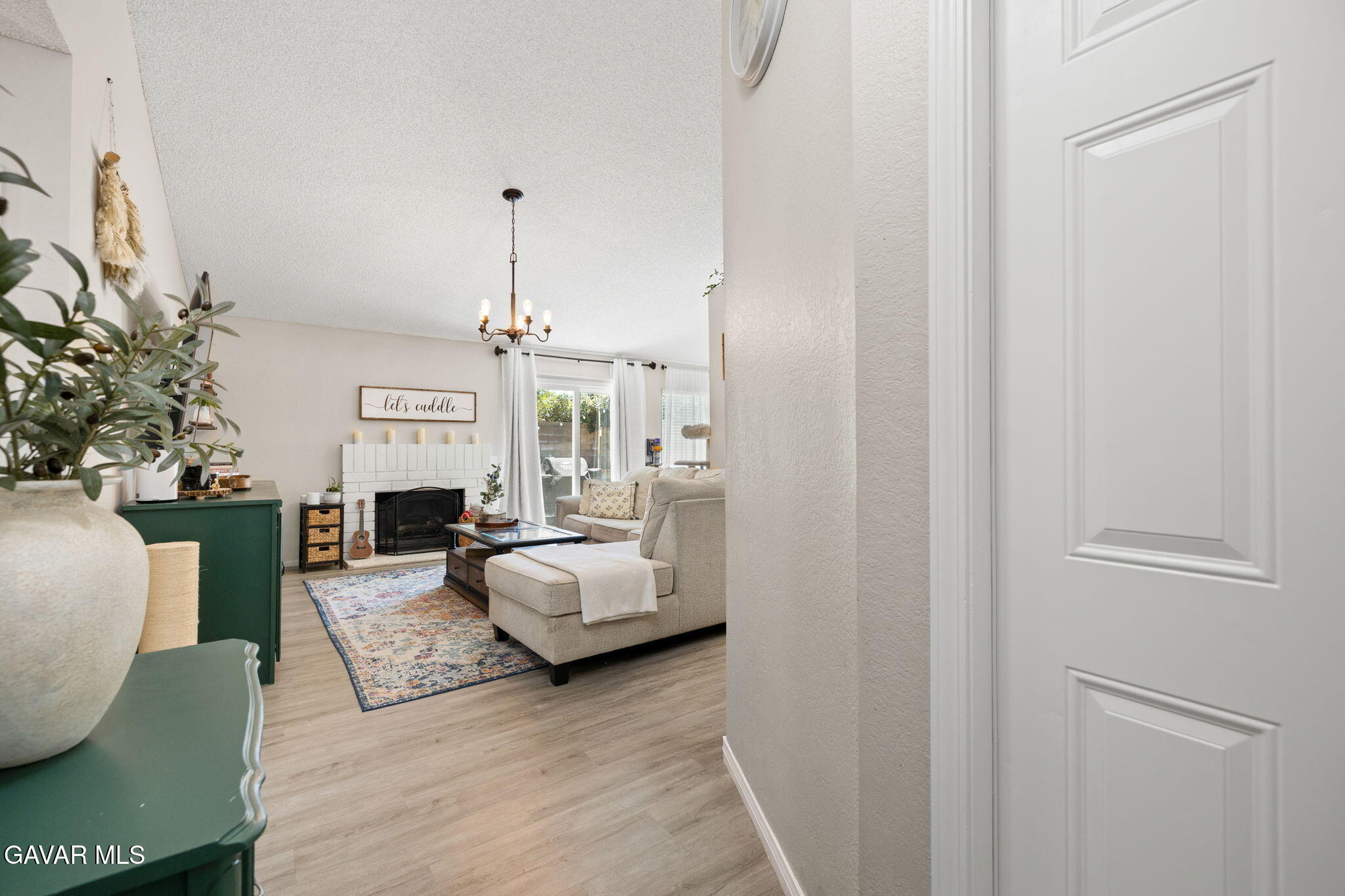 524 E Ivyton Street Property Photo 6