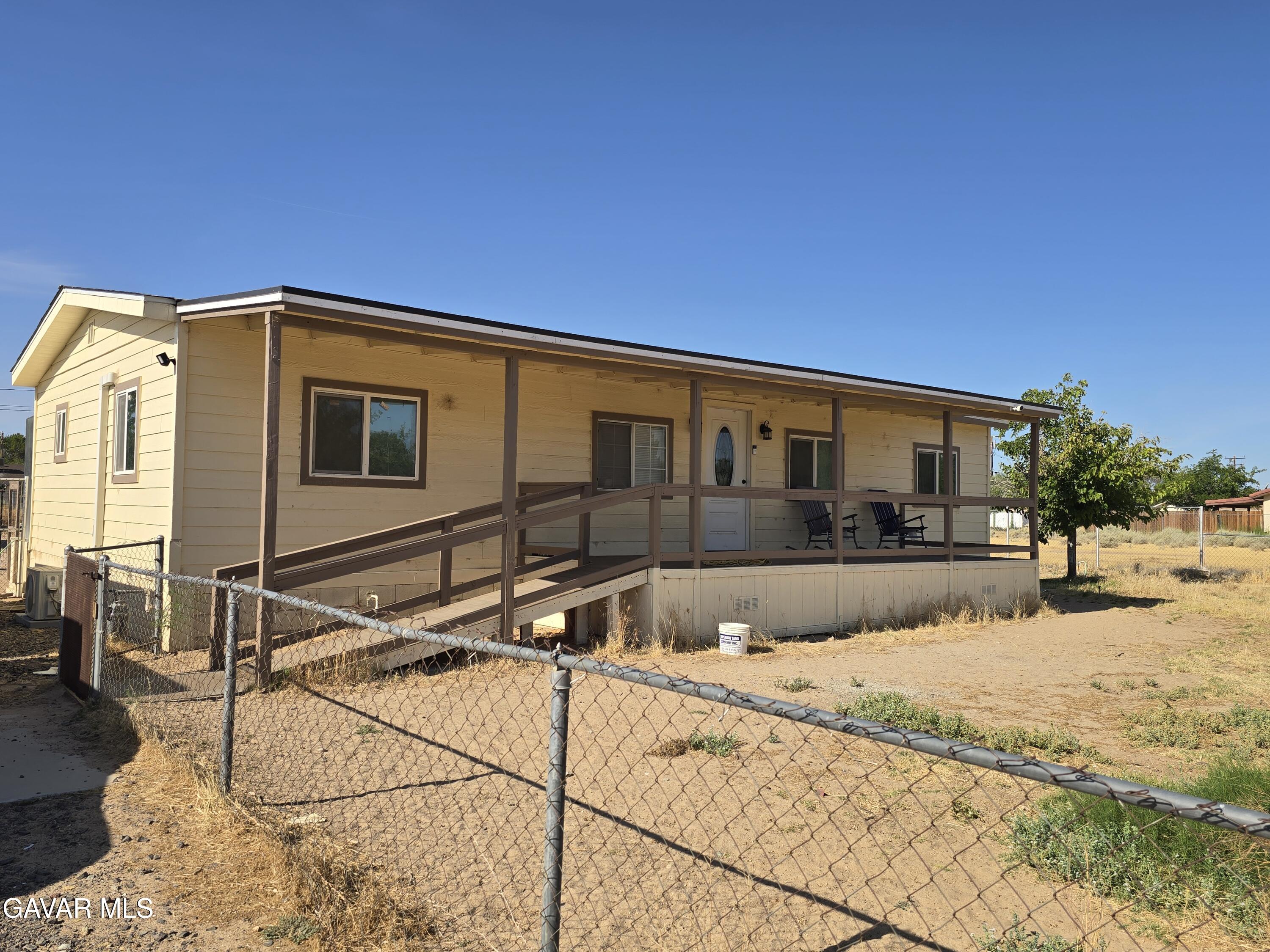 16924 Monterey Avenue Property Photo 4