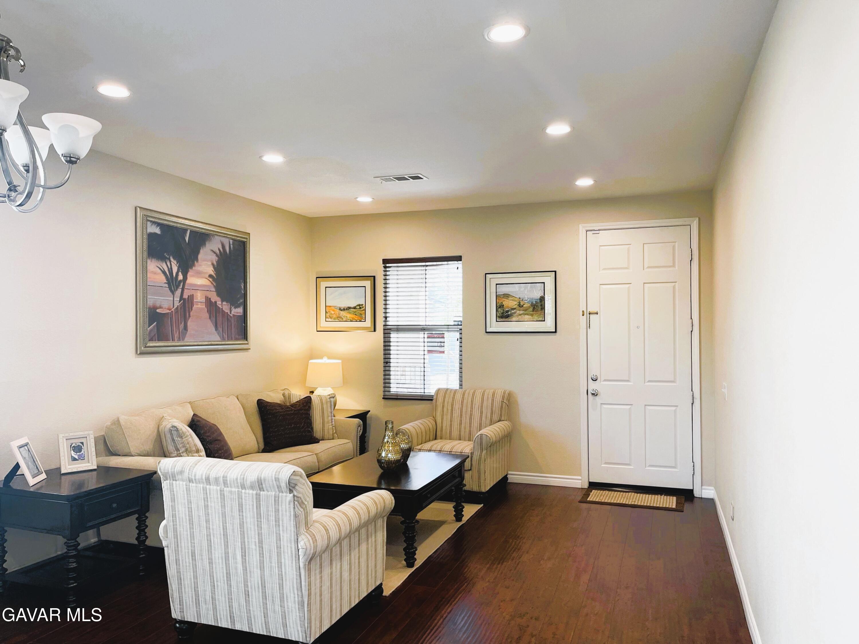 37701 Tamarind Court Property Photo 2