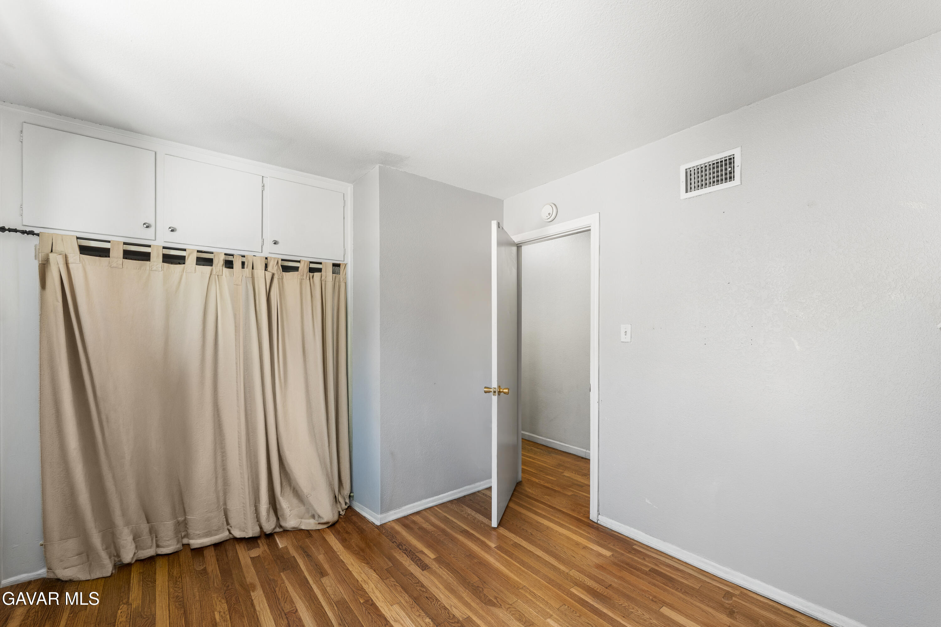 44449 Loneoak Avenue Property Photo 25