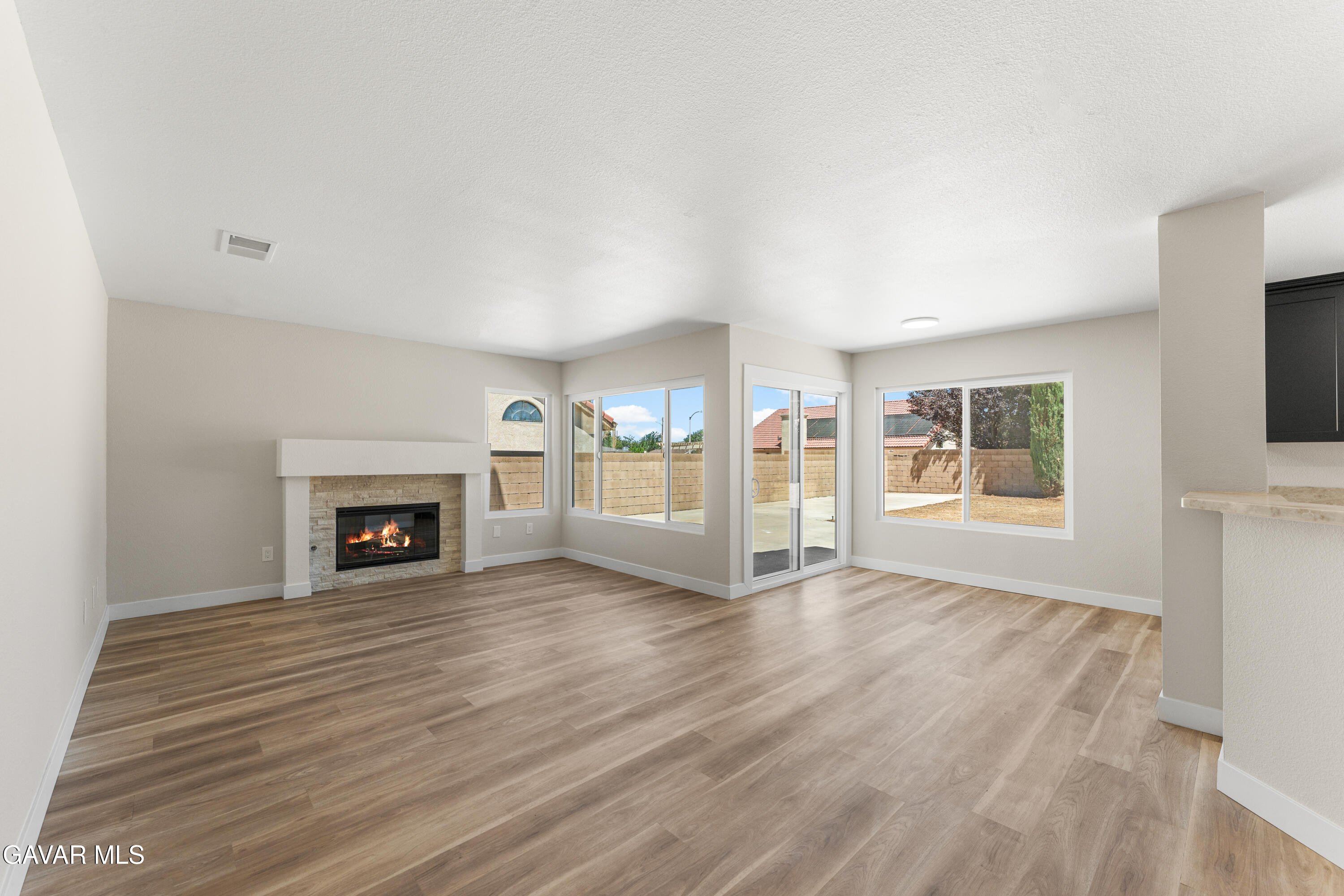 709 E Whitlatch Drive Property Photo 13