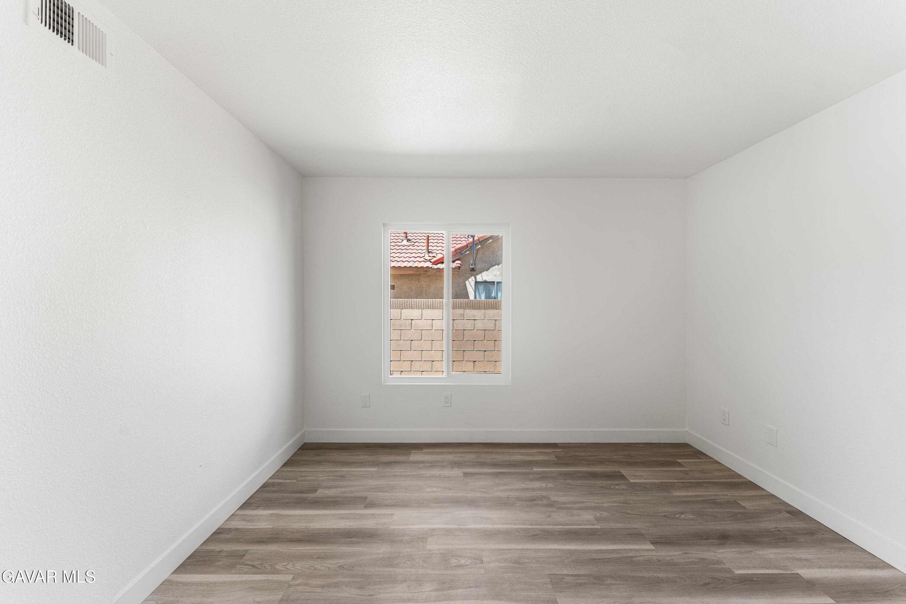 709 E Whitlatch Drive Property Photo 24