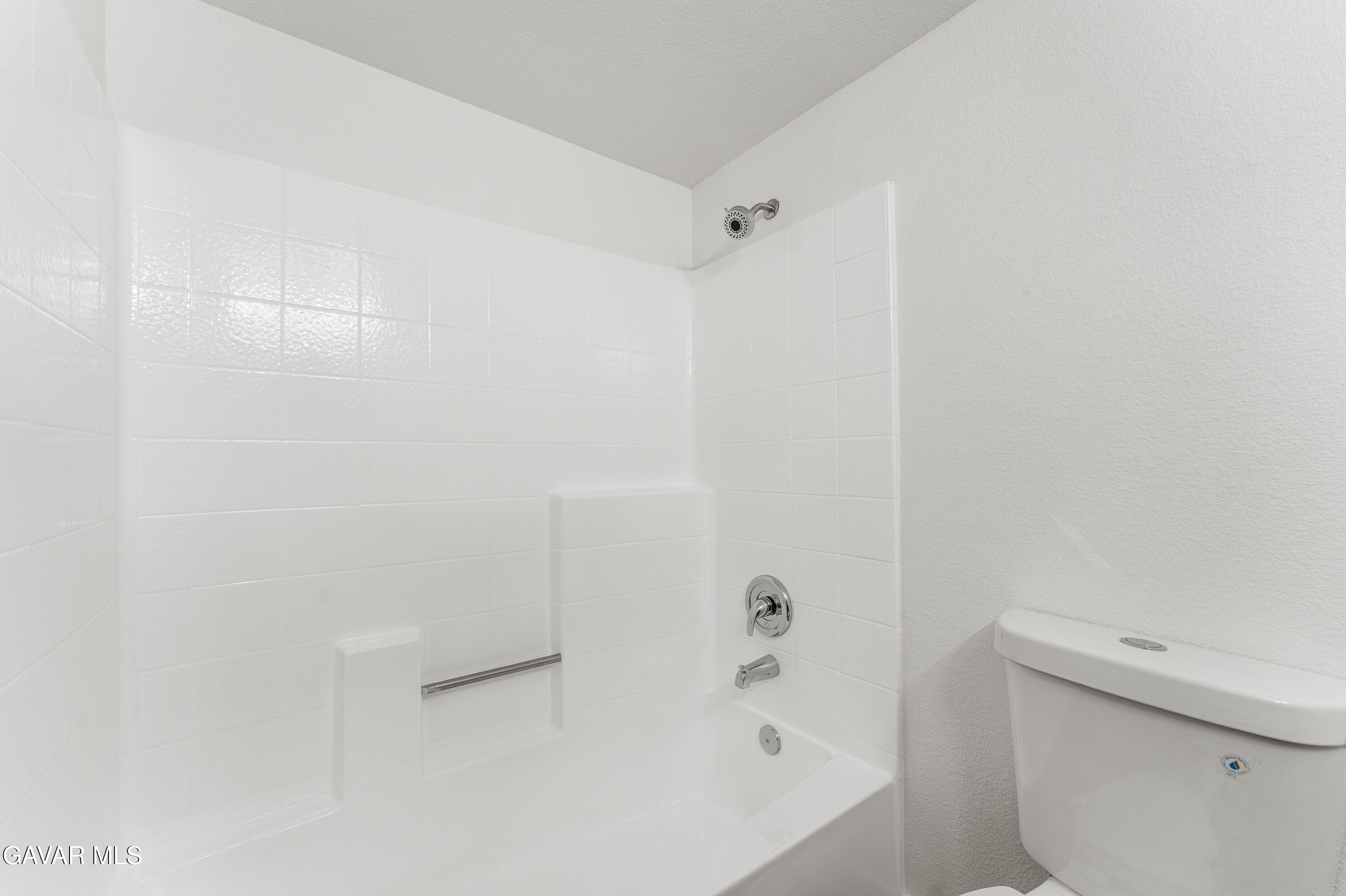 709 E Whitlatch Drive Property Photo 27