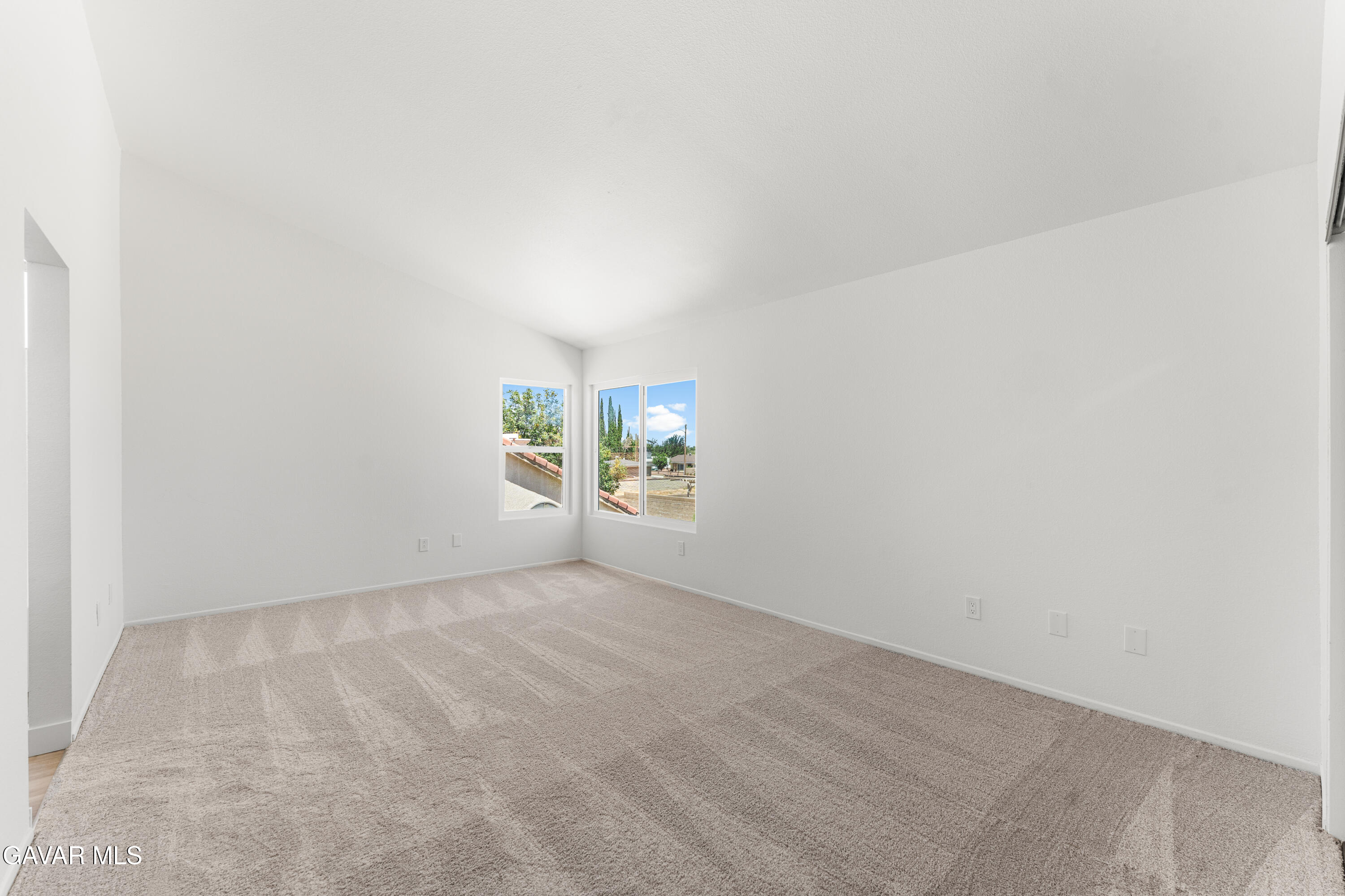 709 E Whitlatch Drive Property Photo 28