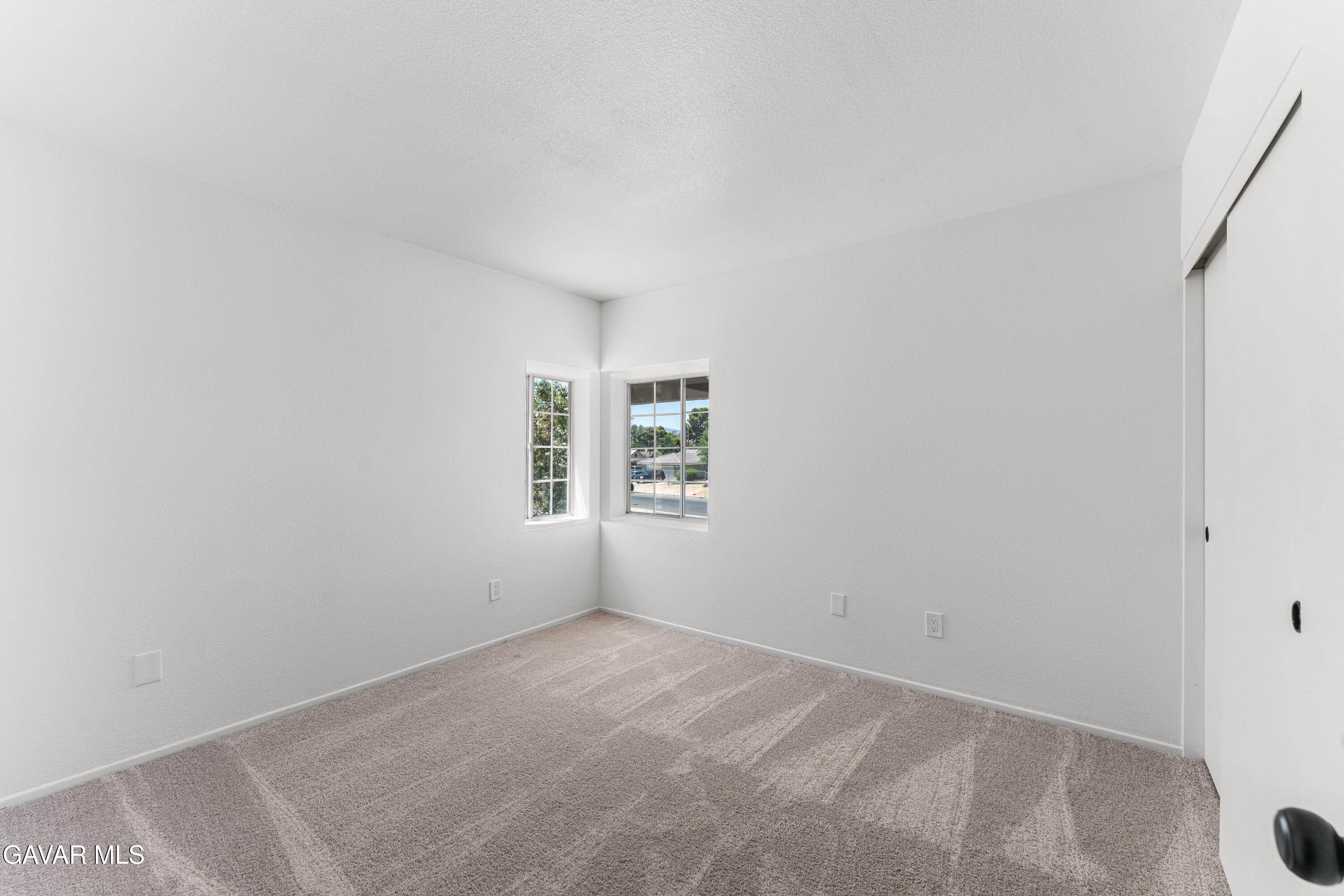 709 E Whitlatch Drive Property Photo 33