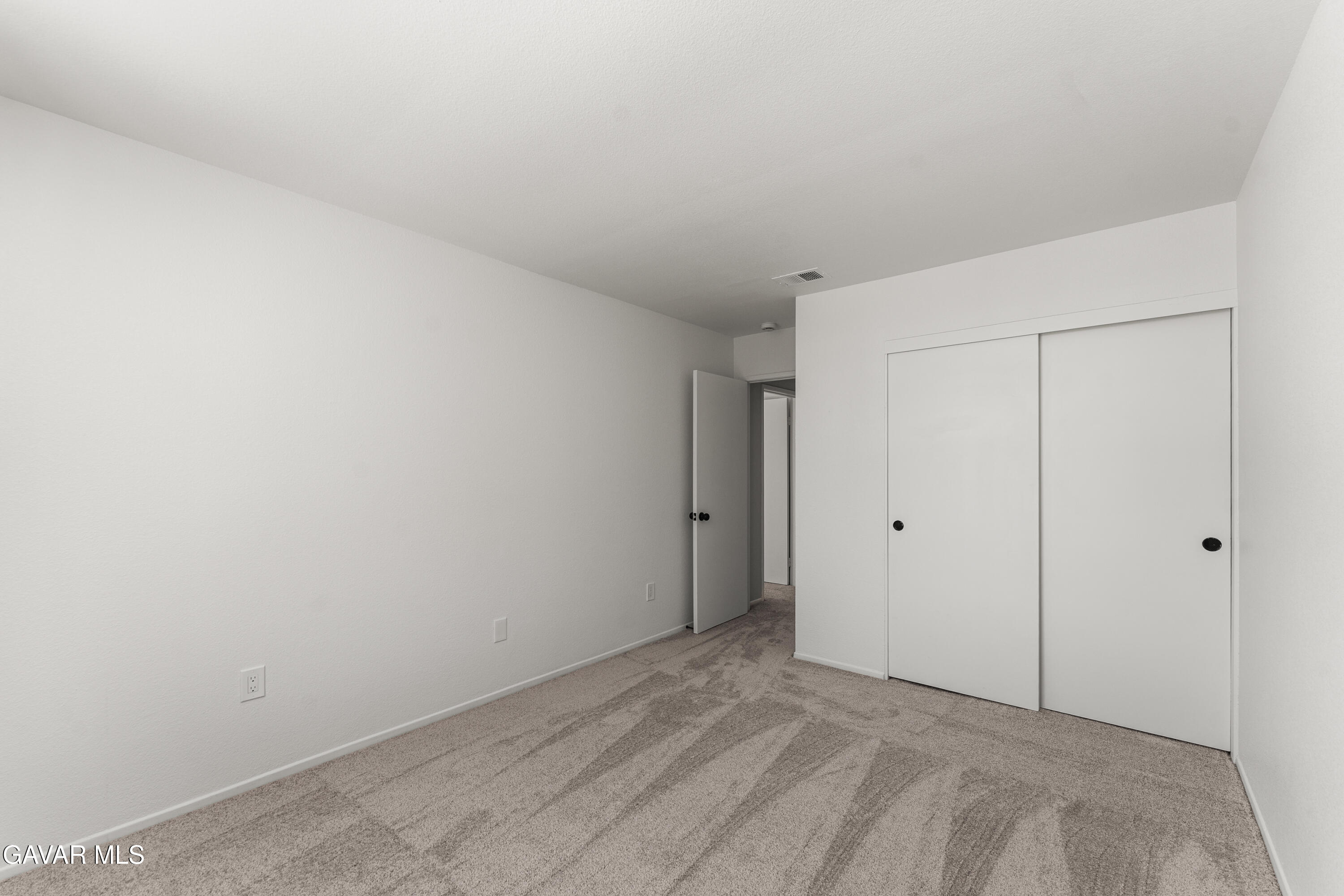 709 E Whitlatch Drive Property Photo 36