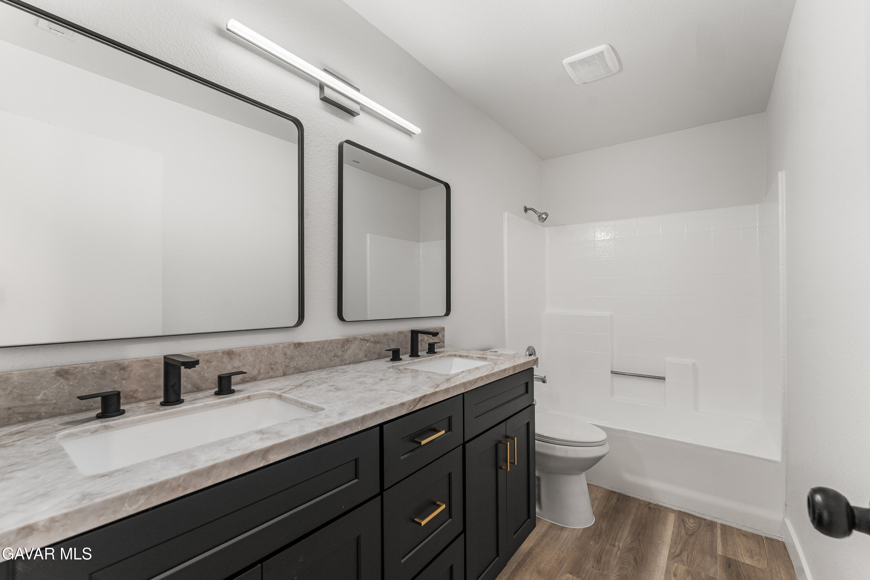 709 E Whitlatch Drive Property Photo 37