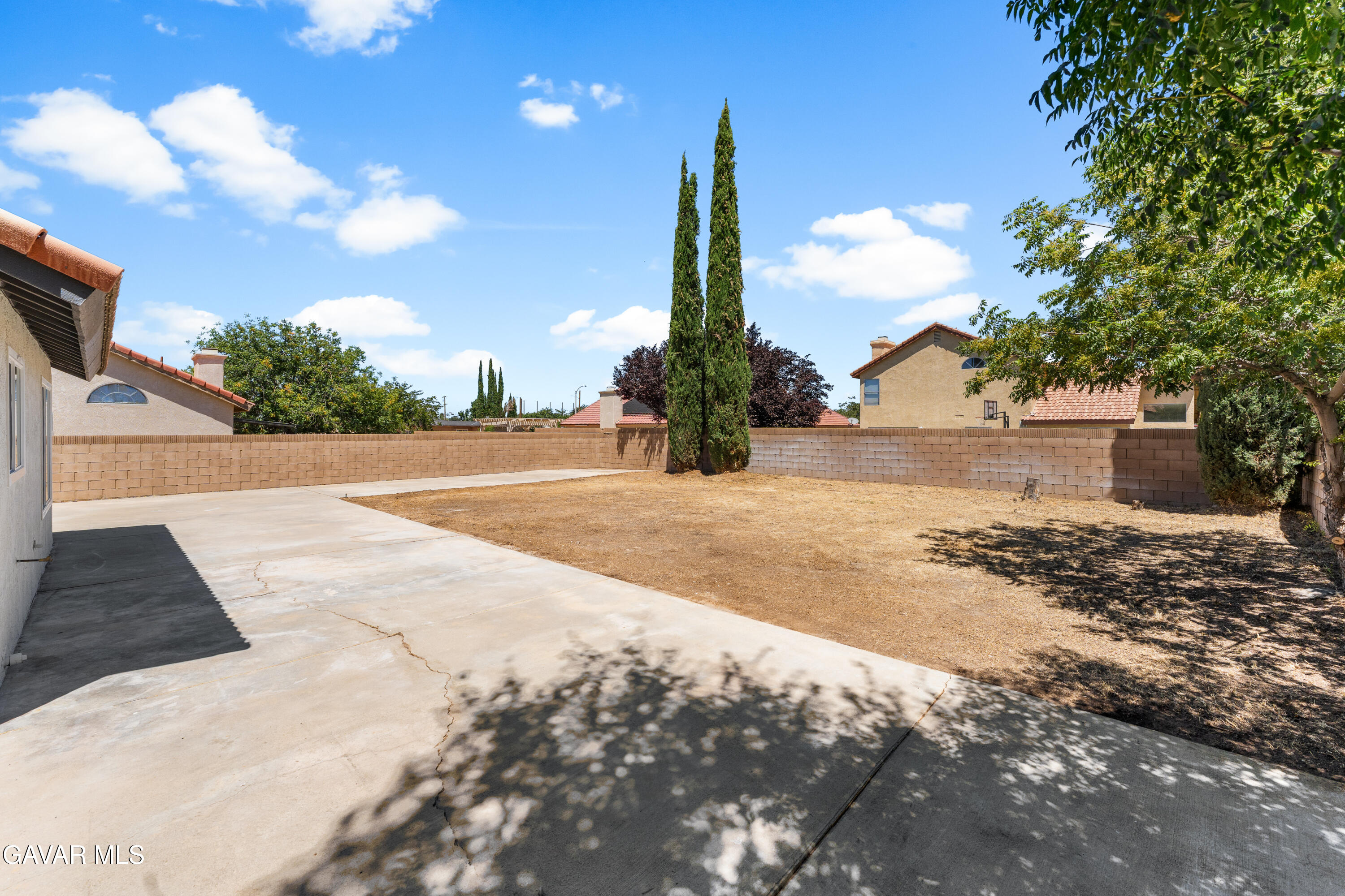 709 E Whitlatch Drive Property Photo 42