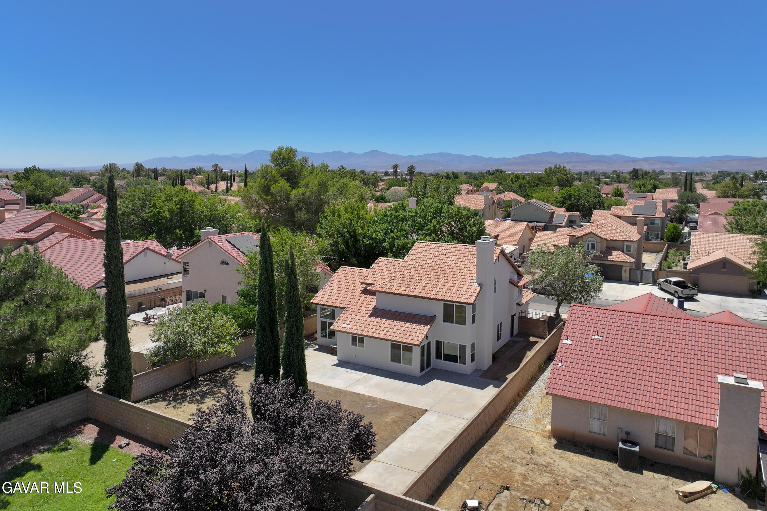 709 E Whitlatch Drive Property Photo 44