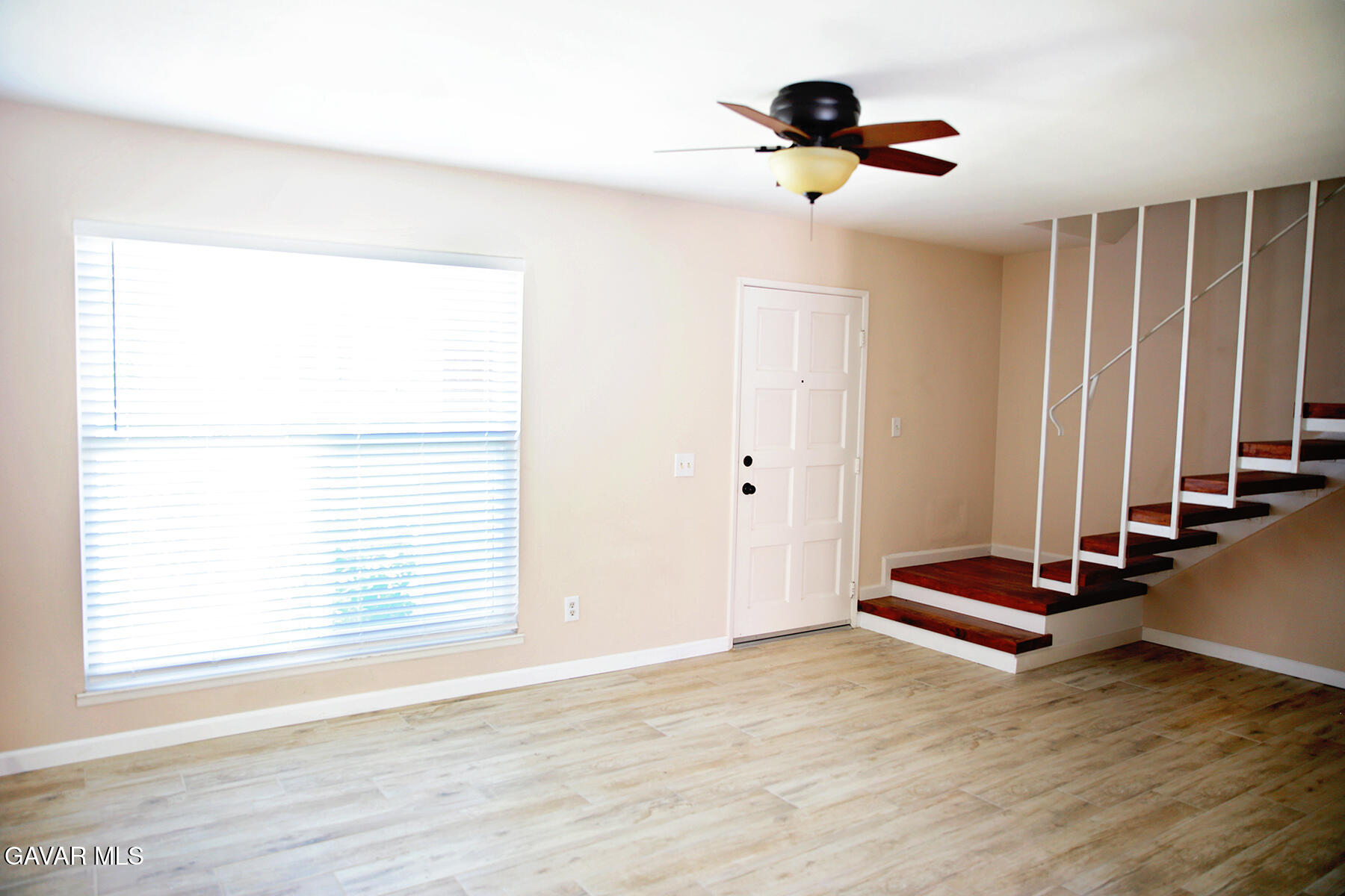 2829 W Avenue J4 Property Photo 4