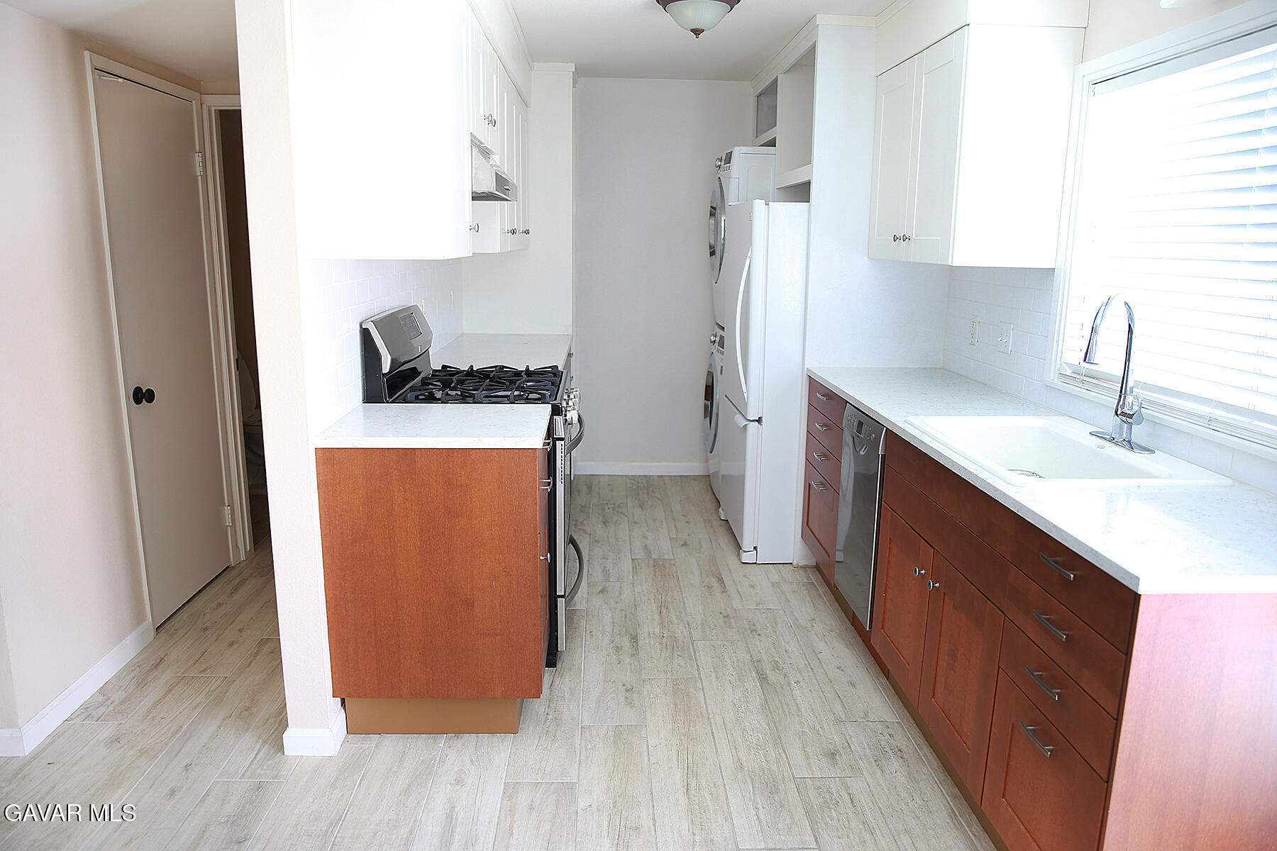 2829 W Avenue J4 Property Photo 6
