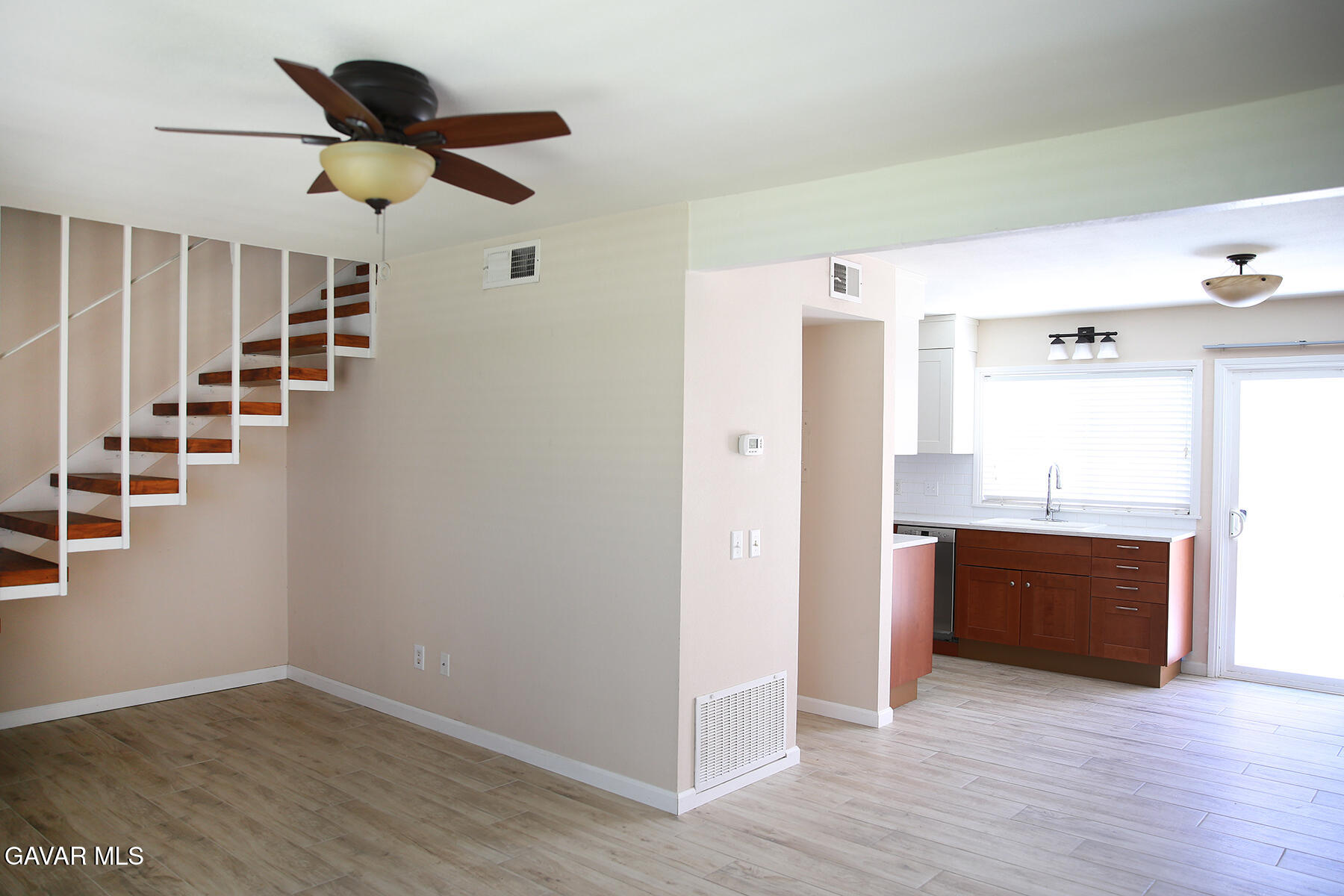 2829 W Avenue J4 Property Photo 7