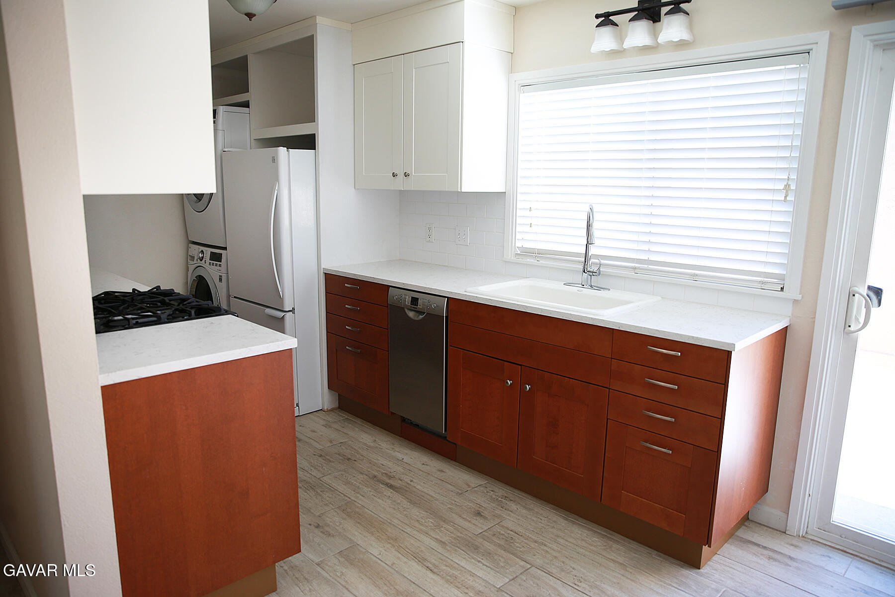 2829 W Avenue J4 Property Photo 9