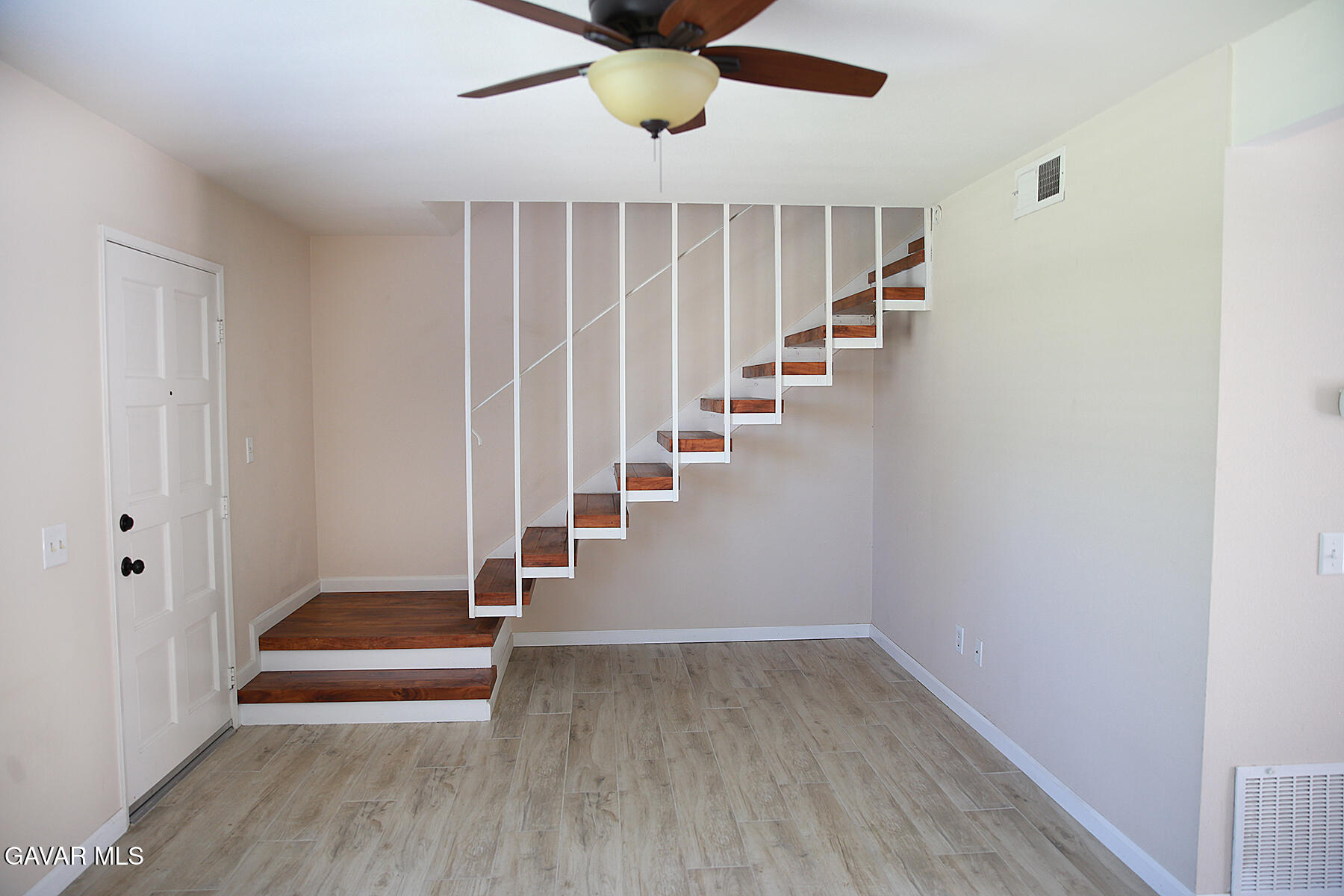 2829 W Avenue J4 Property Photo 12