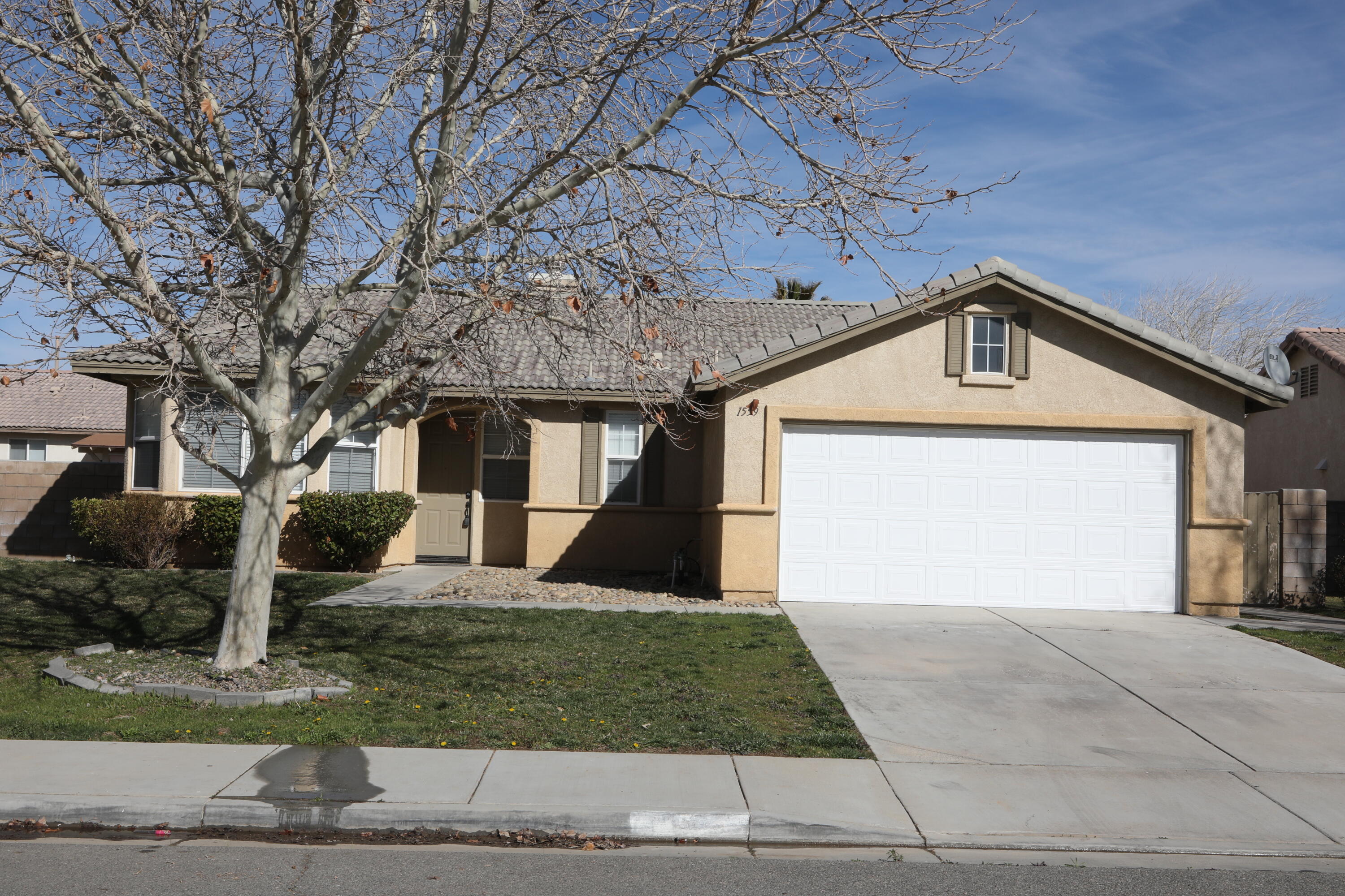 1559 W Avenue H4 Property Photo 1