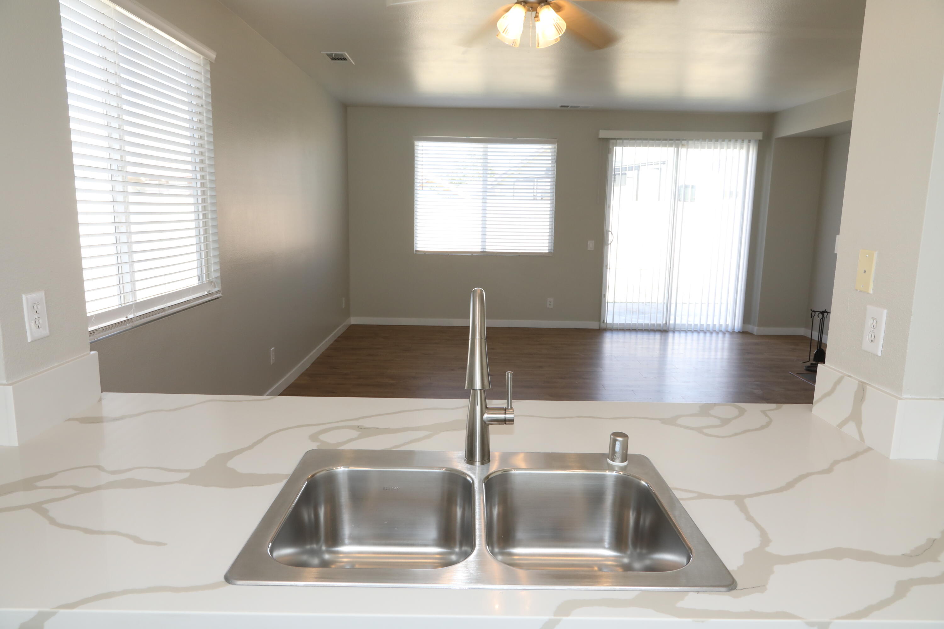 1559 W Avenue H4 Property Photo 3