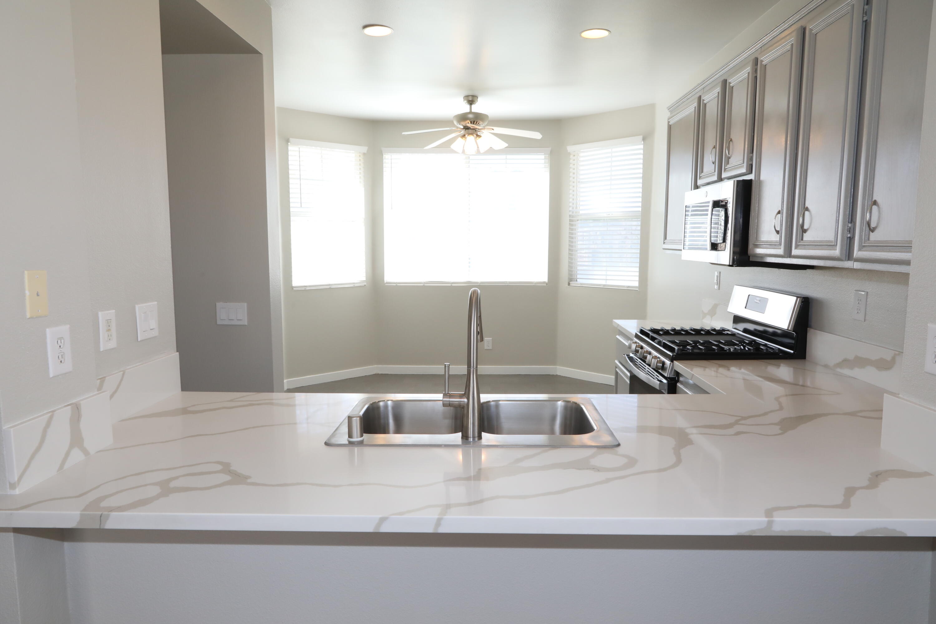 1559 W Avenue H4 Property Photo 7