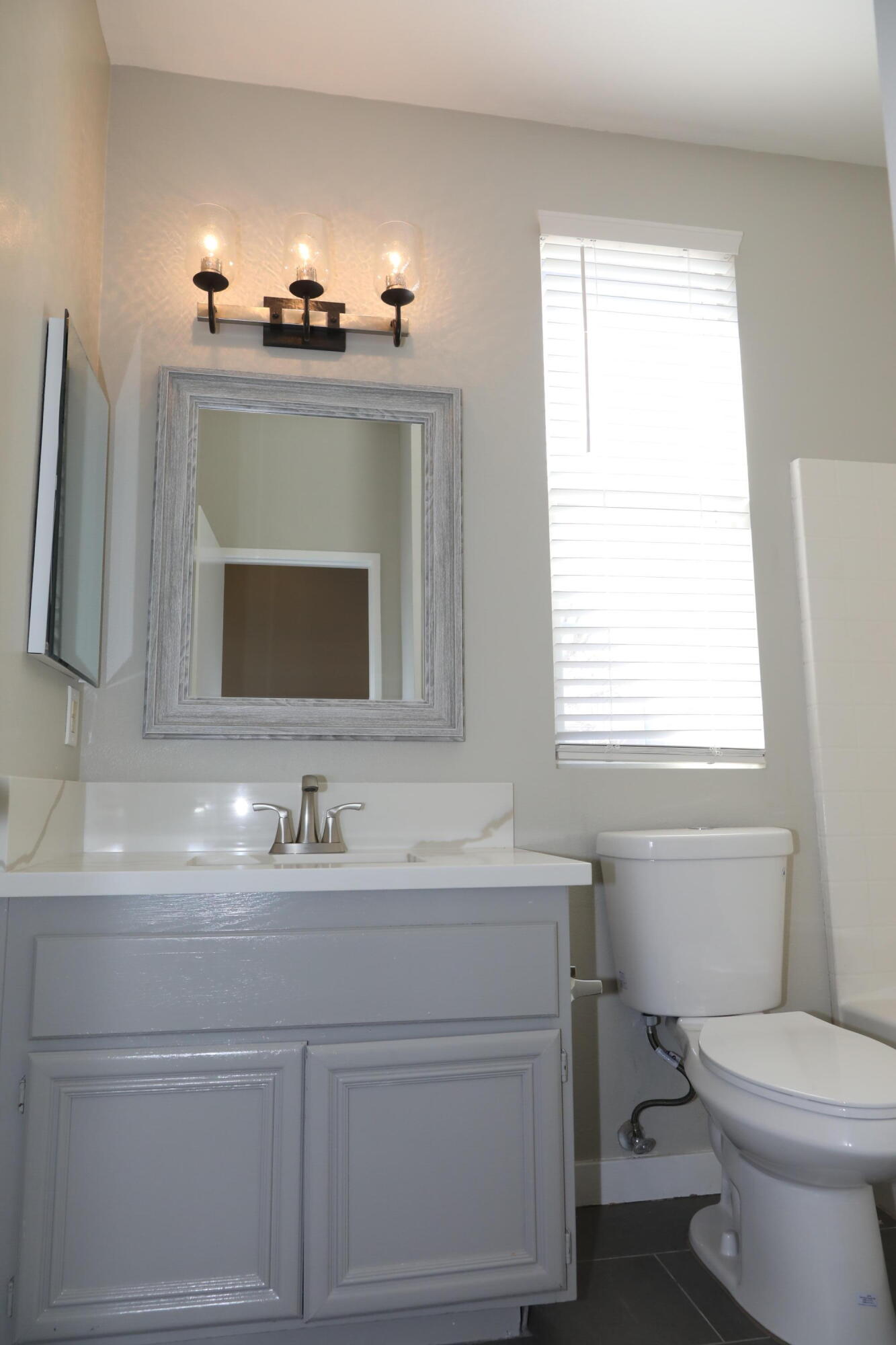 1559 W Avenue H4 Property Photo 10