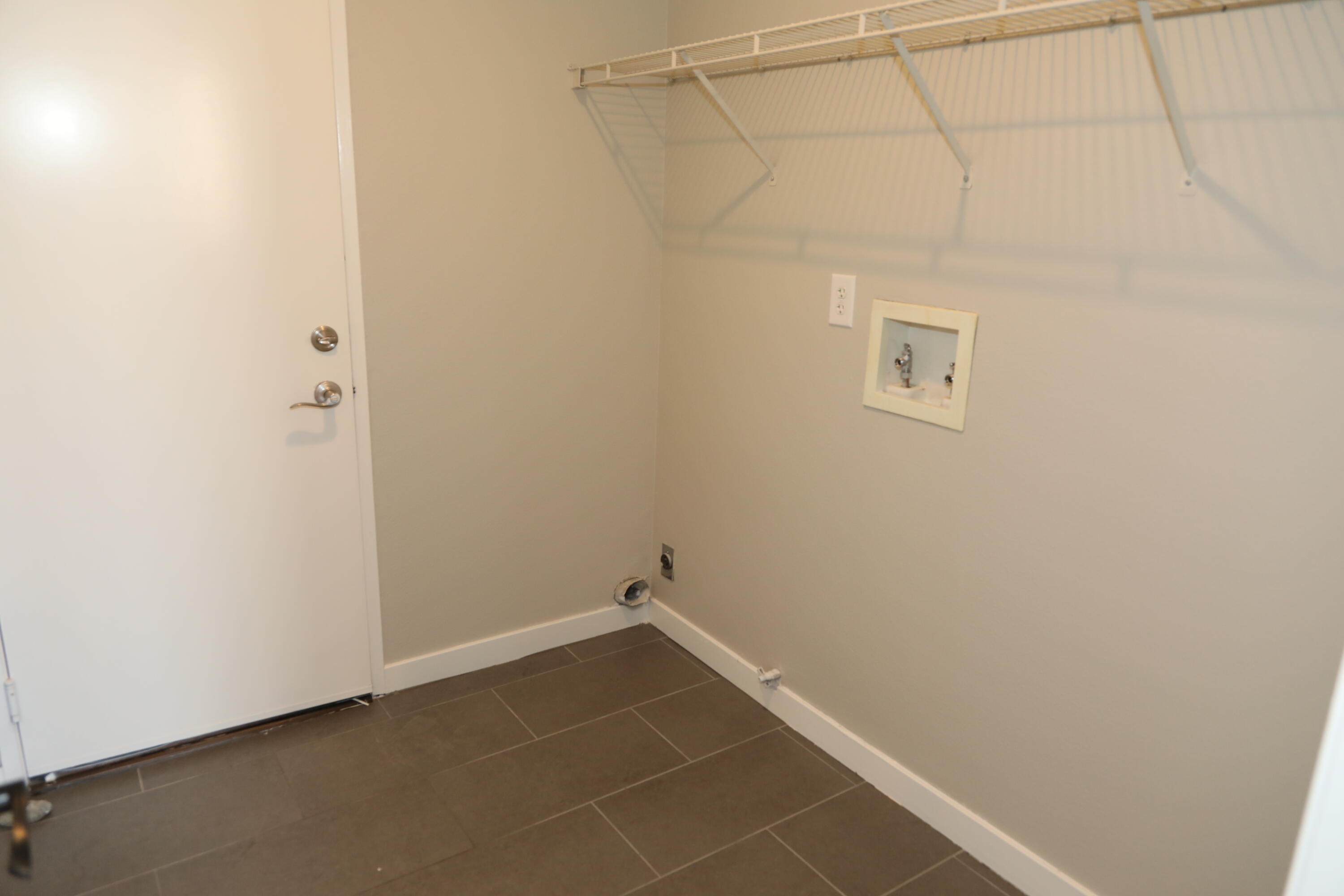 1559 W Avenue H4 Property Photo 11