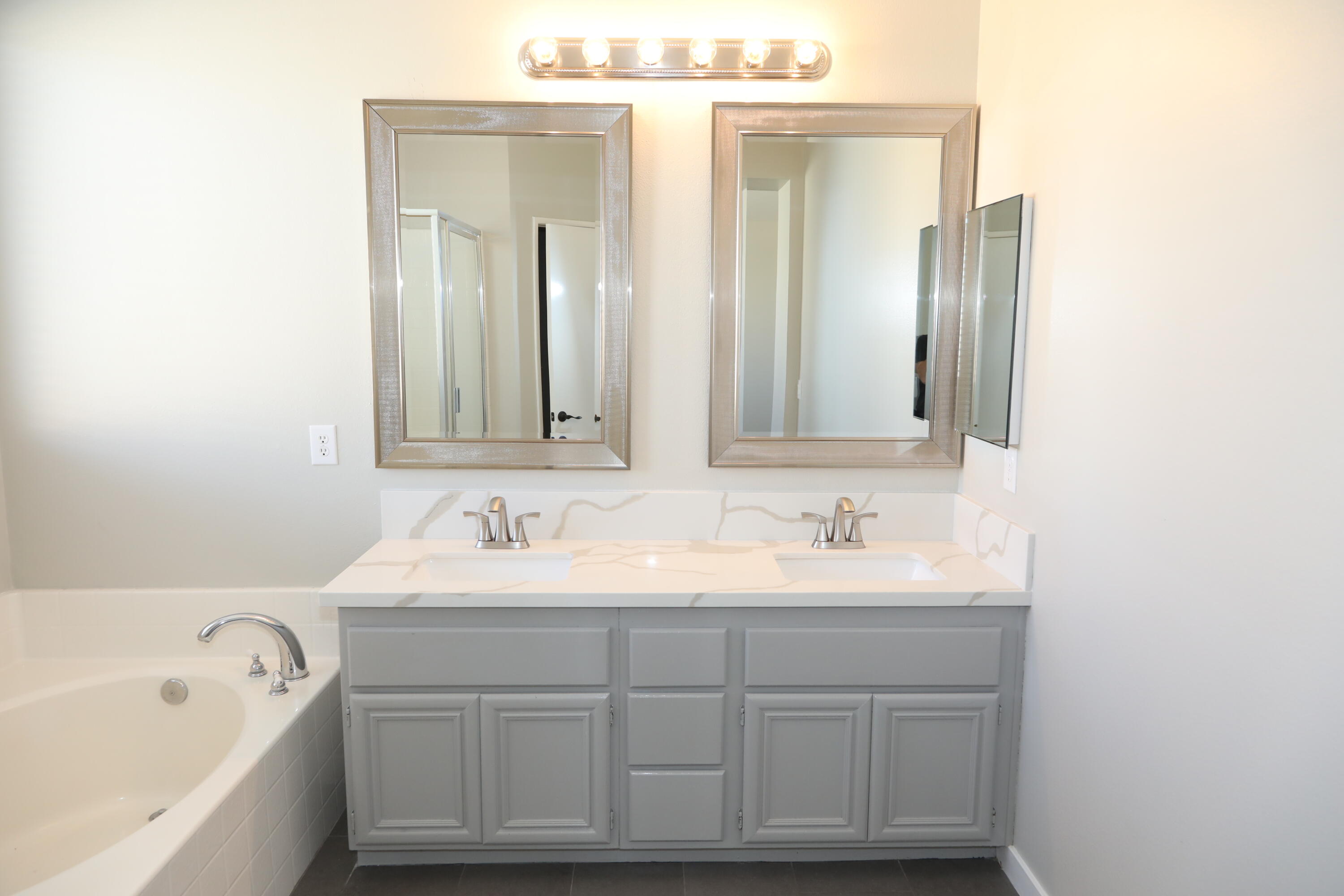 1559 W Avenue H4 Property Photo 15