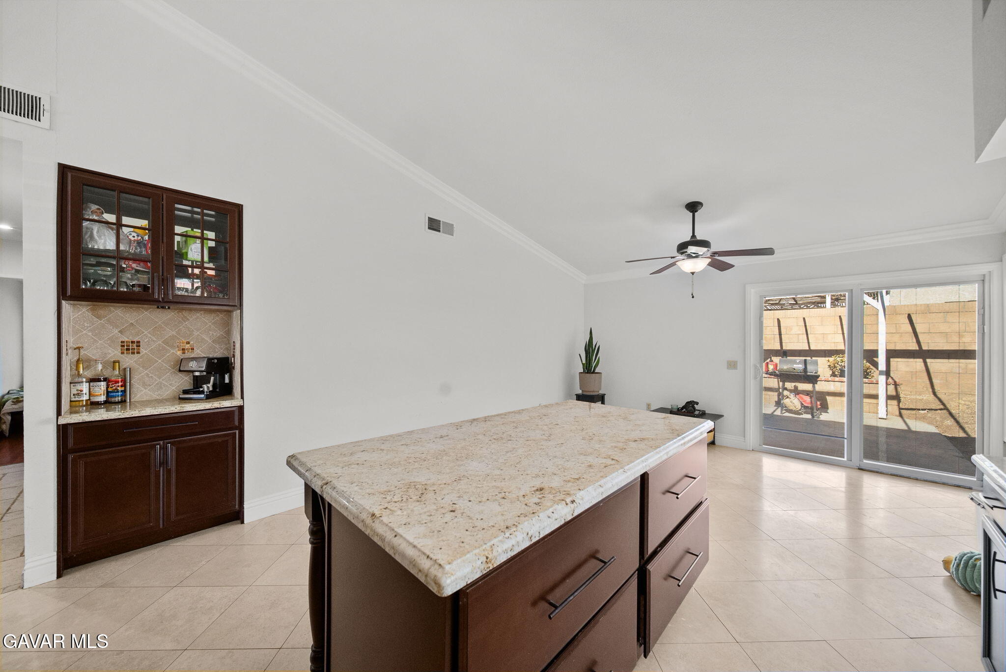 37721 Harvey Street Property Photo 4