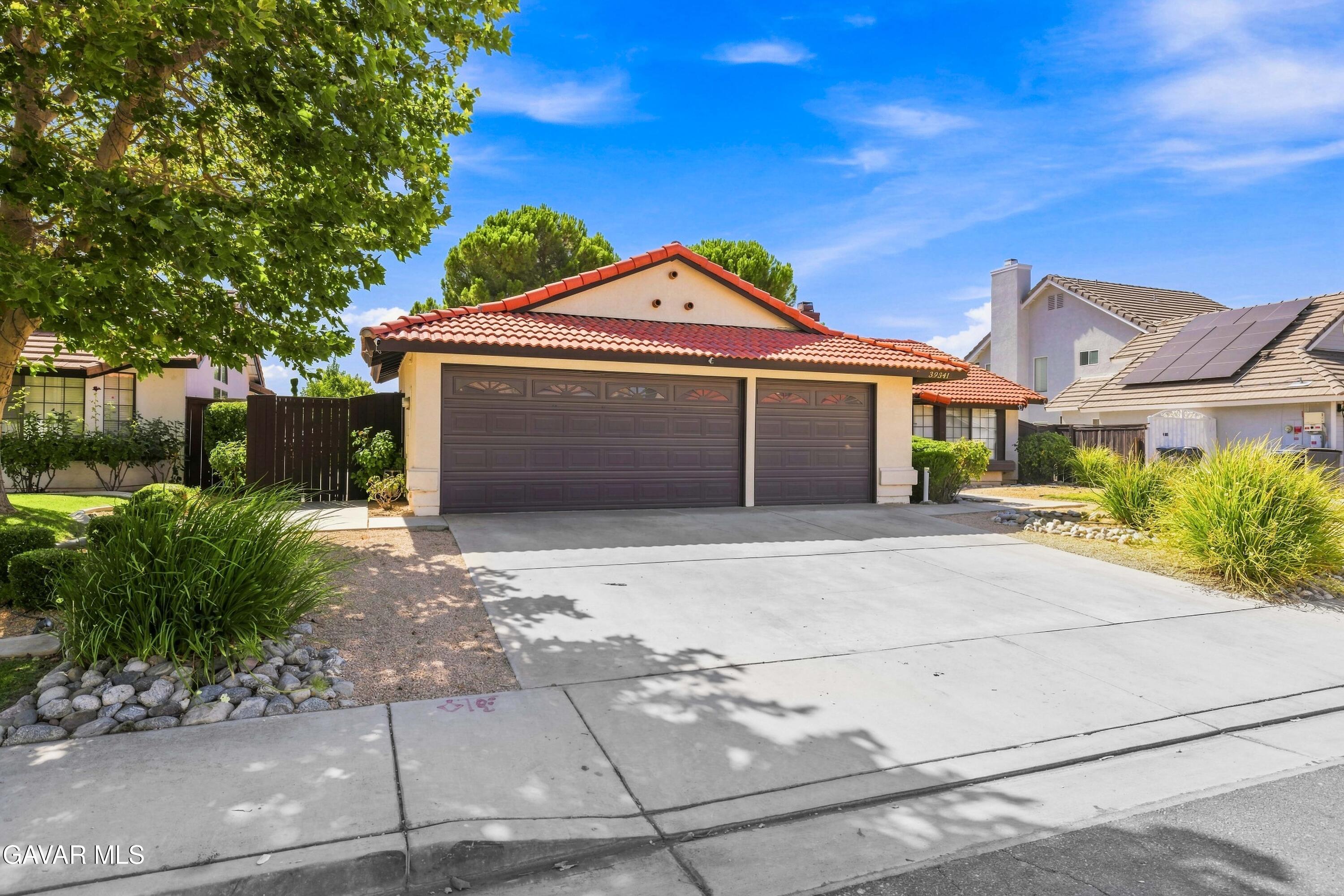 39341 Rockcliff Property Photo 1