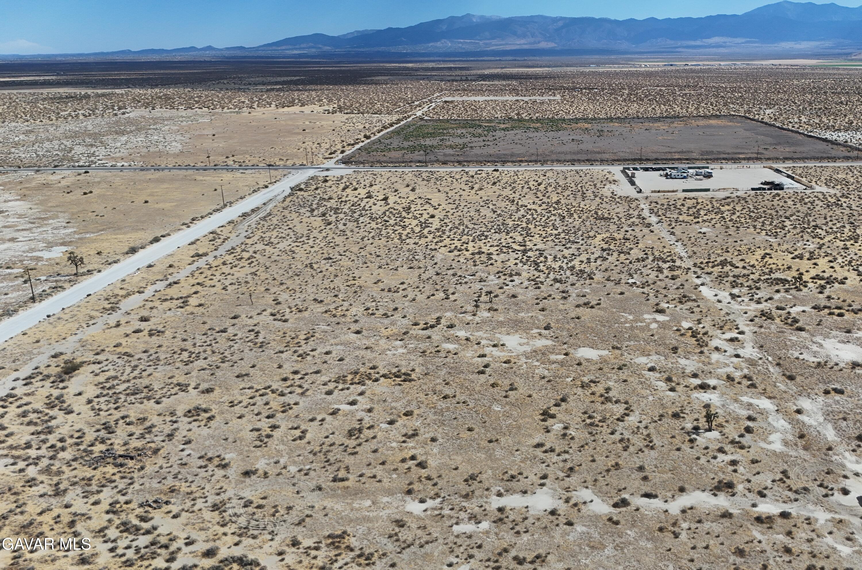 County Line Road Property Photo 4
