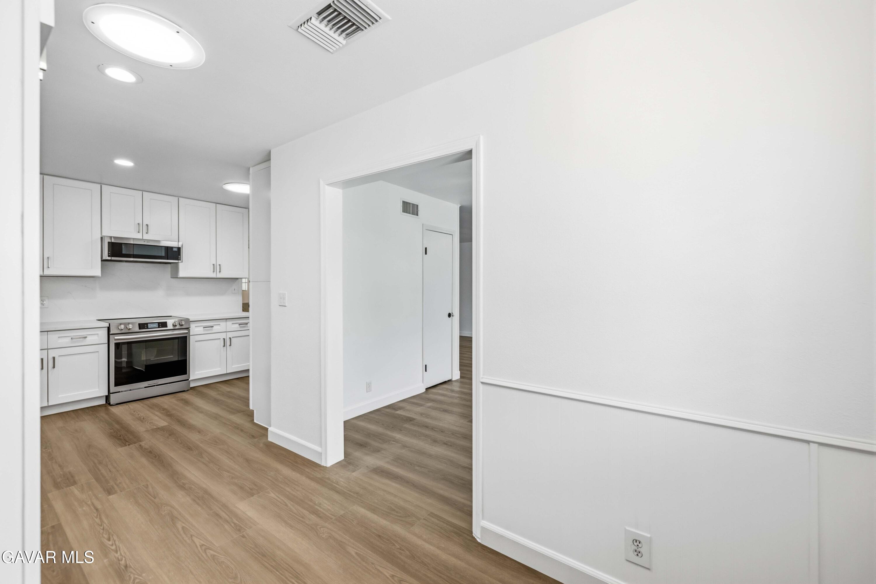 16615 Tupper Street Property Photo 12