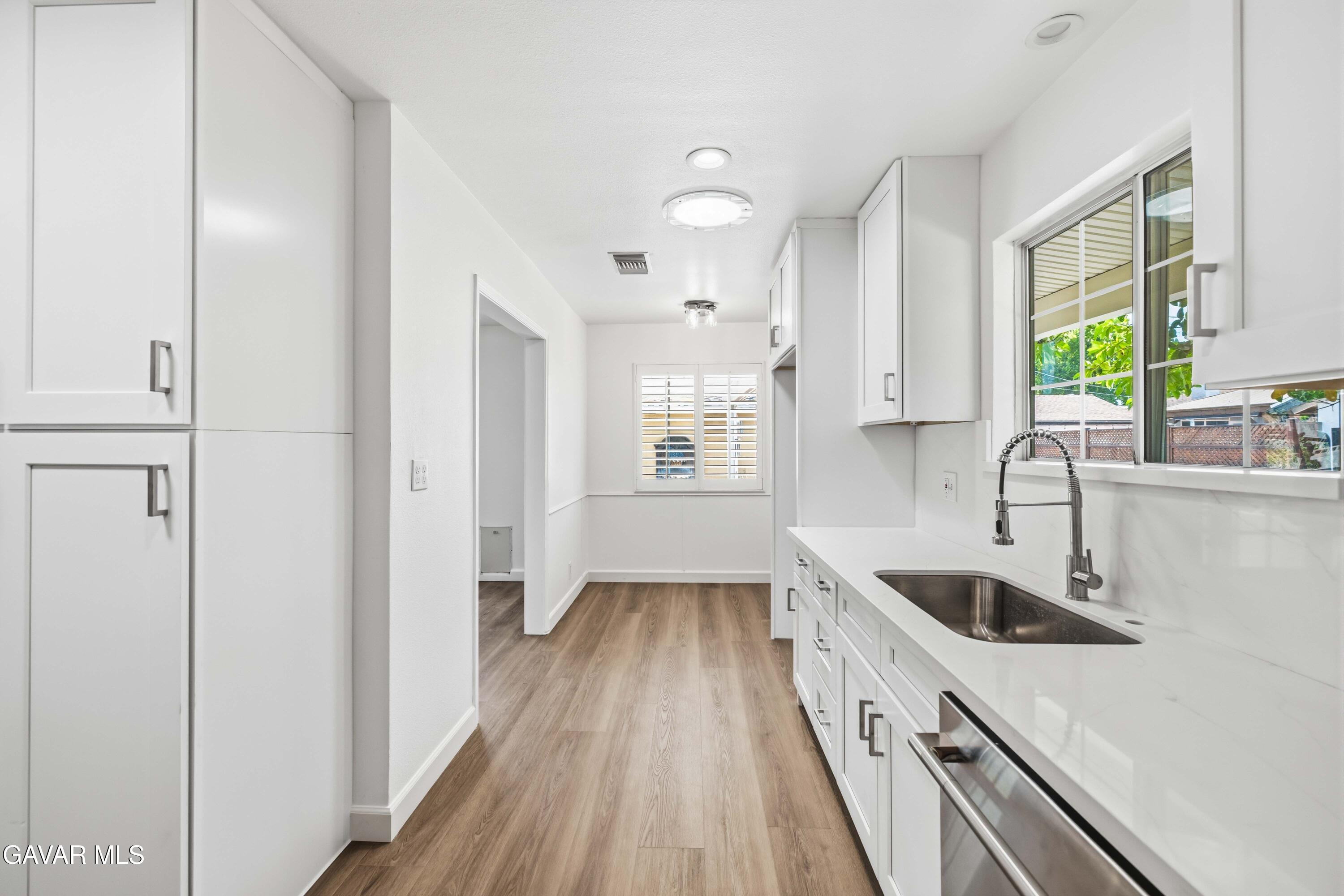 16615 Tupper Street Property Photo 15