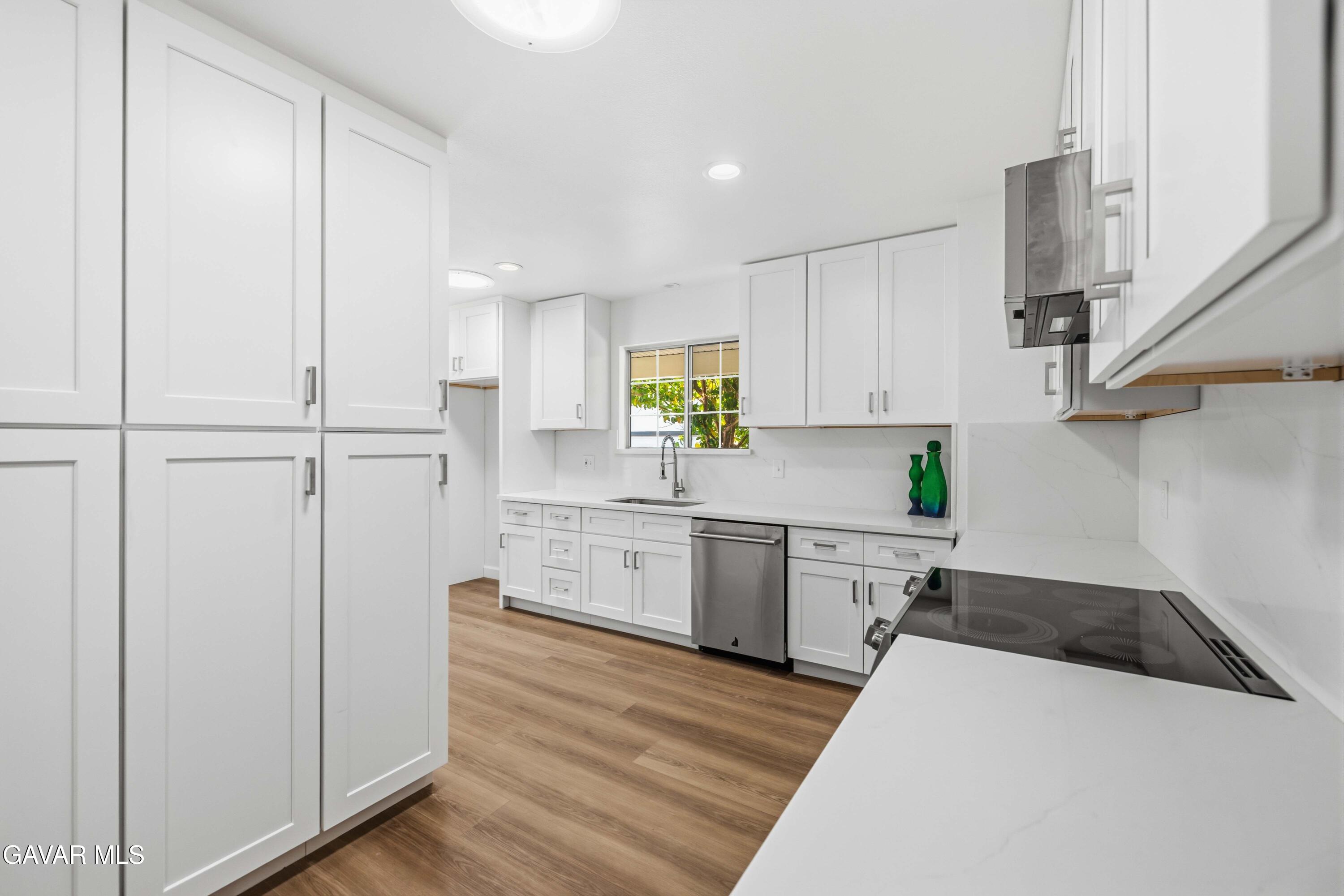 16615 Tupper Street Property Photo 17