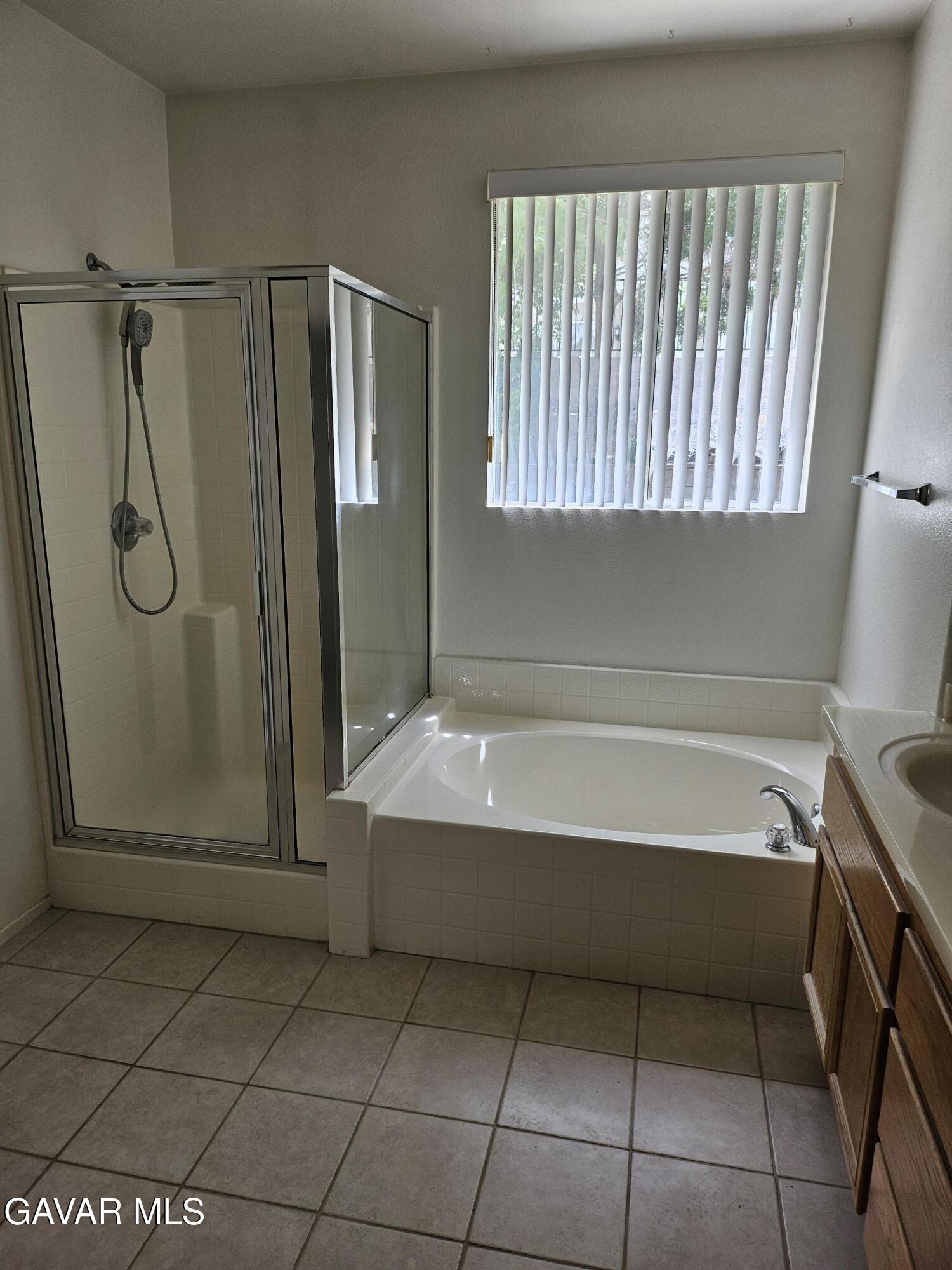 3422 Tamarisk Drive Property Photo 8