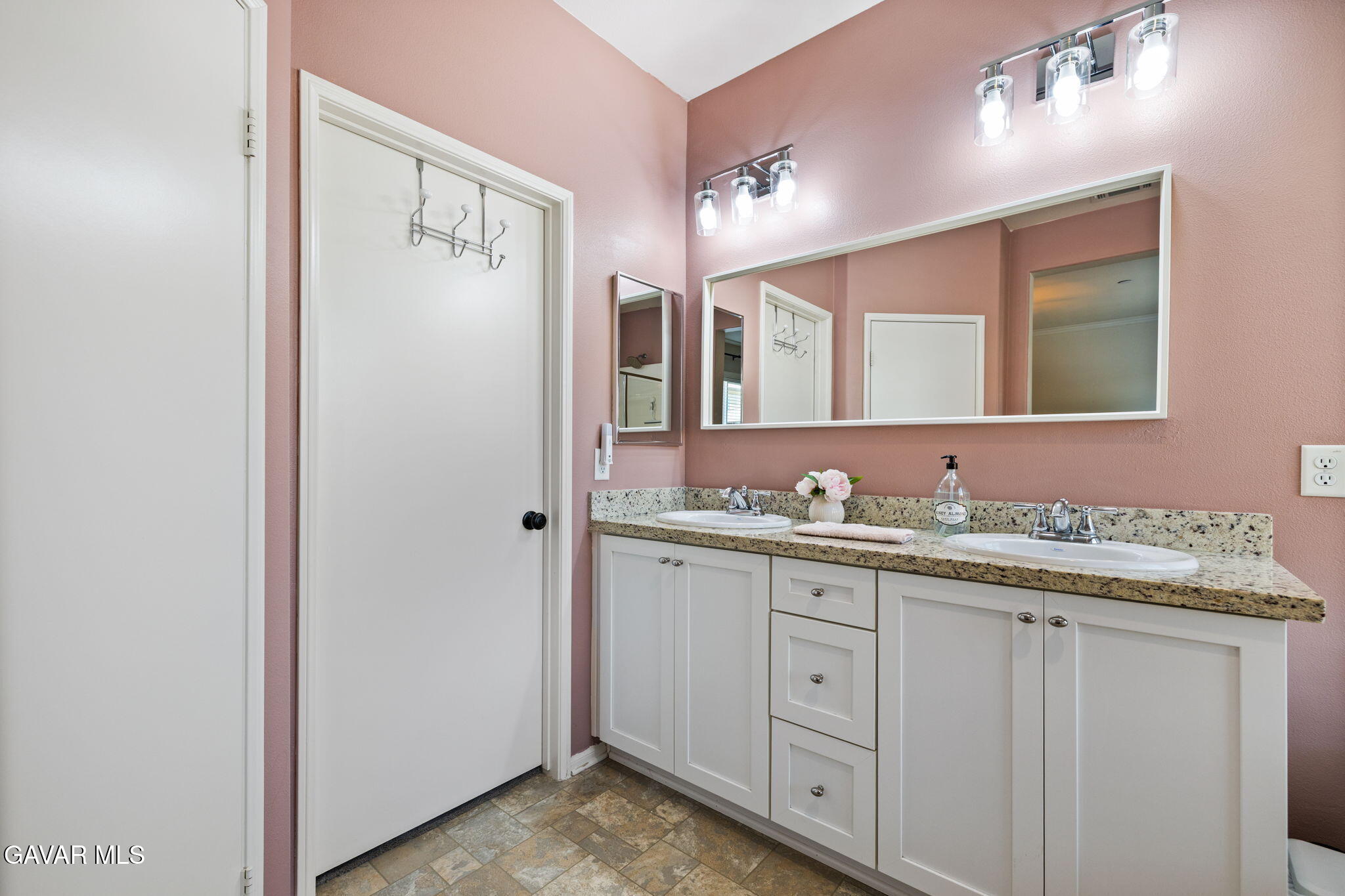 3559 Half Dome Avenue Property Photo 27