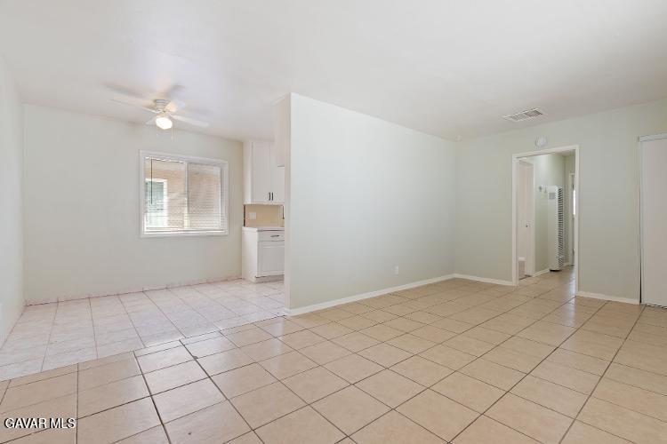 400 E Lancaster Boulevard Property Photo 2