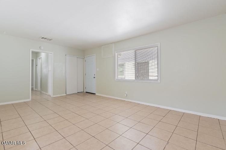 400 E Lancaster Boulevard Property Photo 3