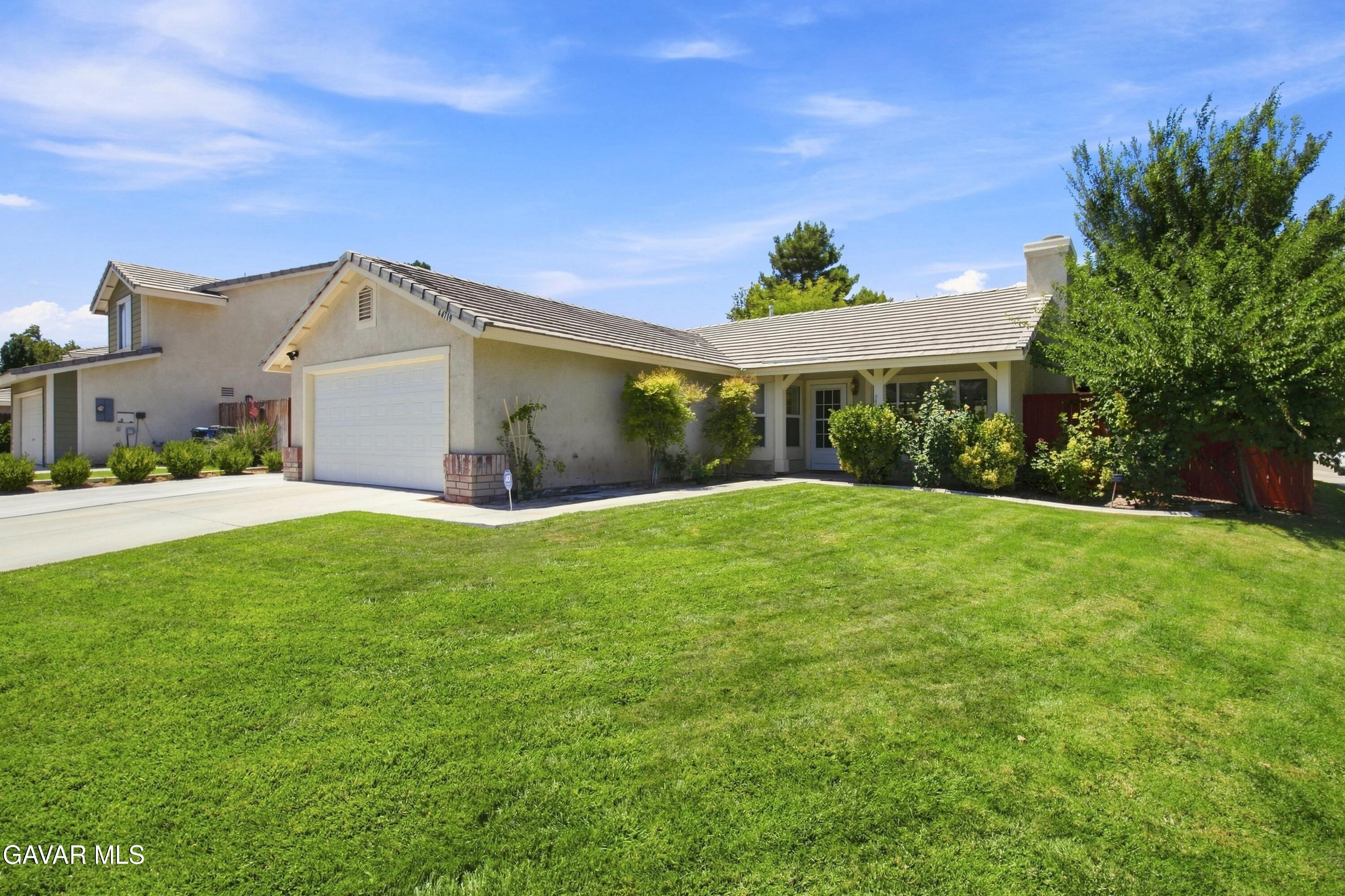 44719 Tarragon Drive Property Photo 1