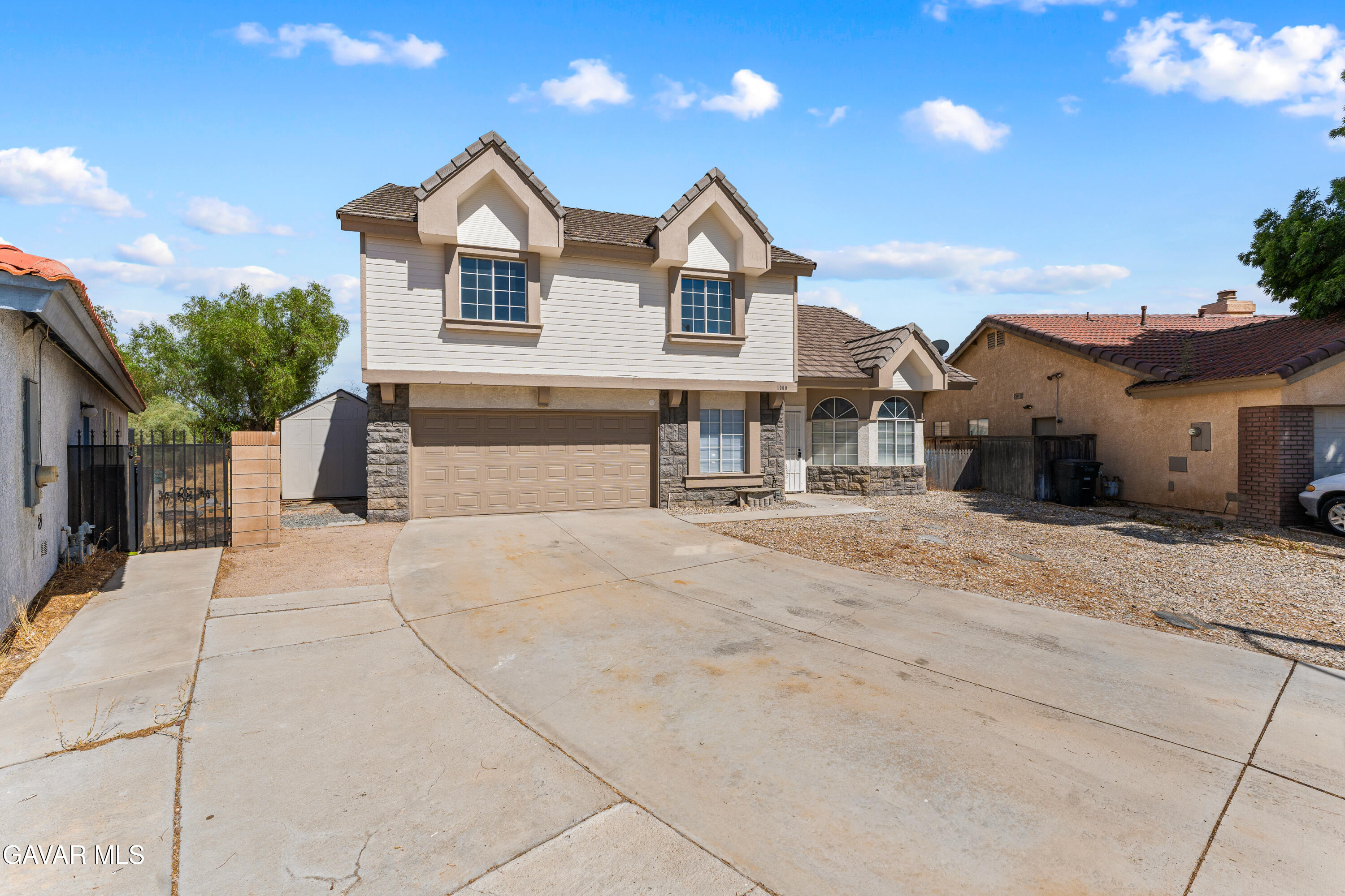 1000 Cloverdale Court Property Photo 4